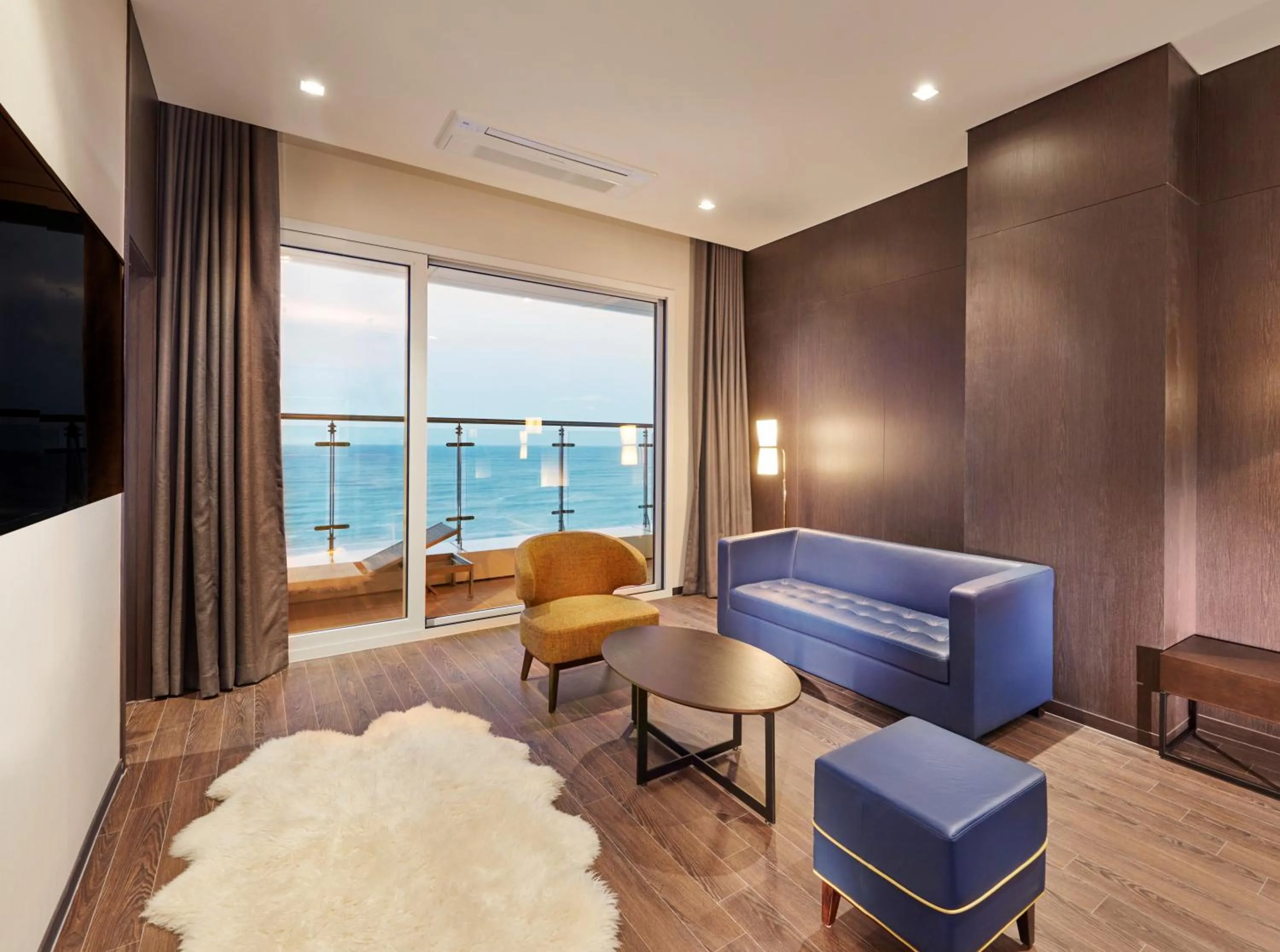 TV and multimedia in Skybay Hotel Gyeongpo