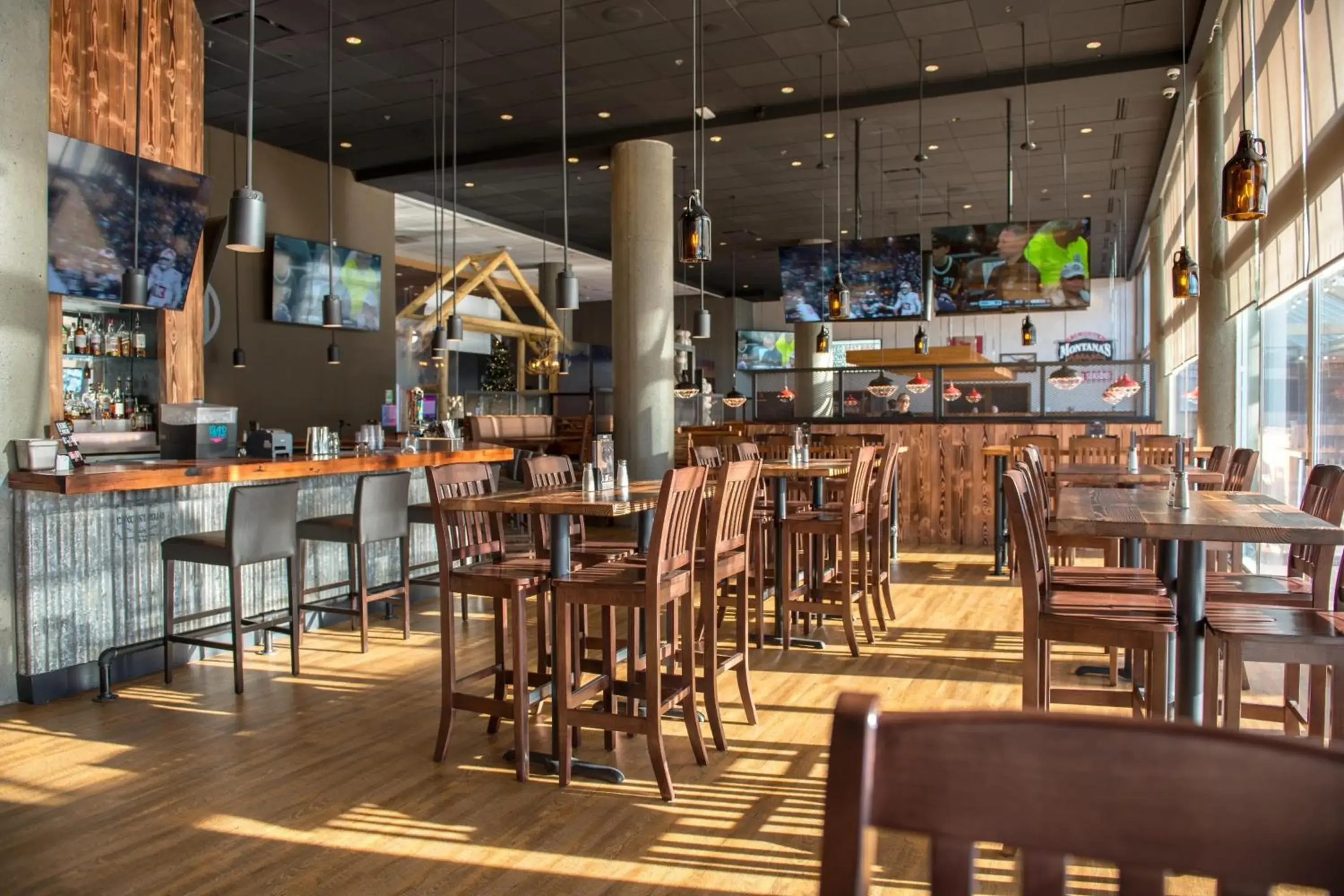 Restaurant/places to eat in Coast Chilliwack Hotel by APA Restaurant/places to eat in Coast Chilliwack Hotel by APA