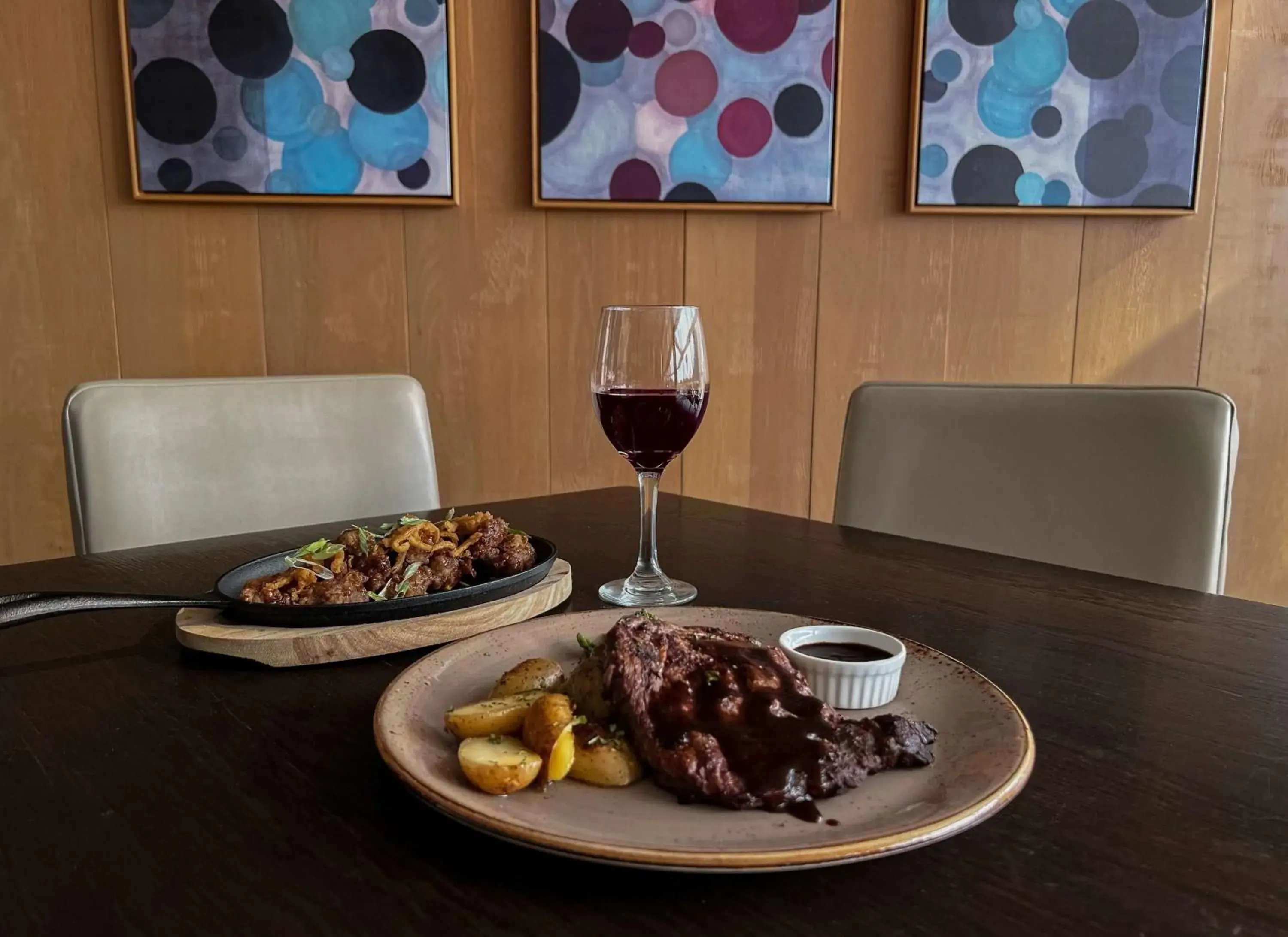 Lounge or bar in Coast Chilliwack Hotel by APA Lounge or bar in Coast Chilliwack Hotel by APA