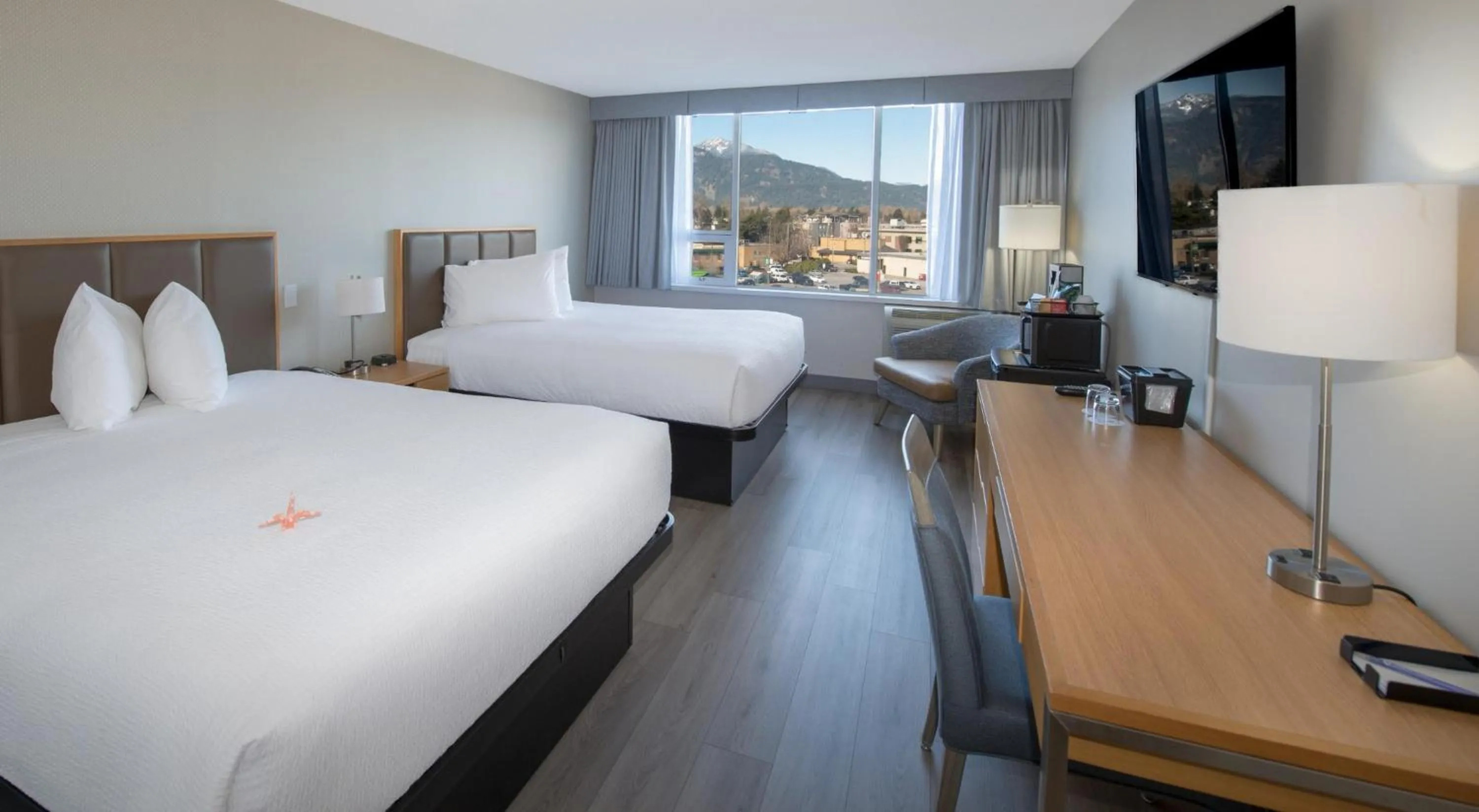 Bedroom, Bed in Coast Chilliwack Hotel by APA