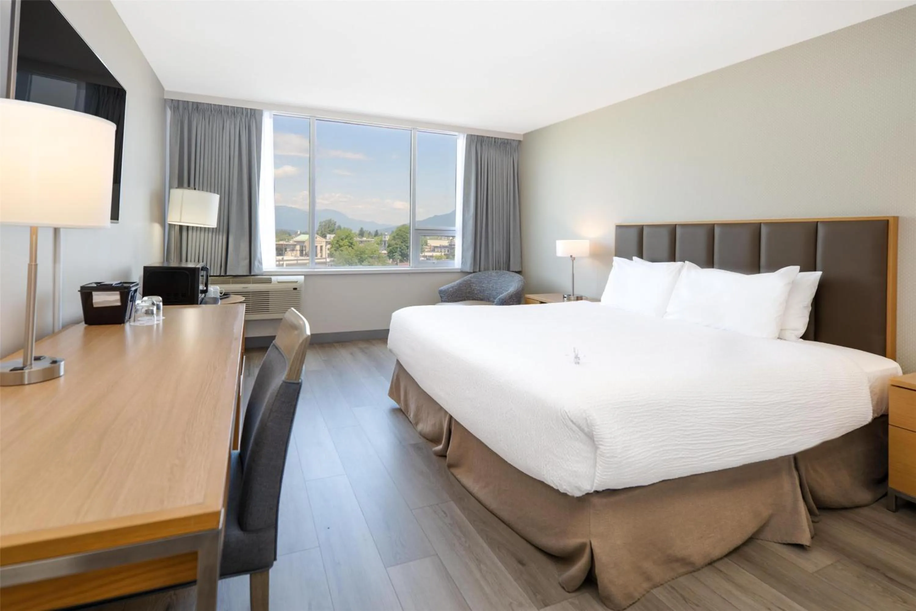 Bedroom, Bed in Coast Chilliwack Hotel by APA