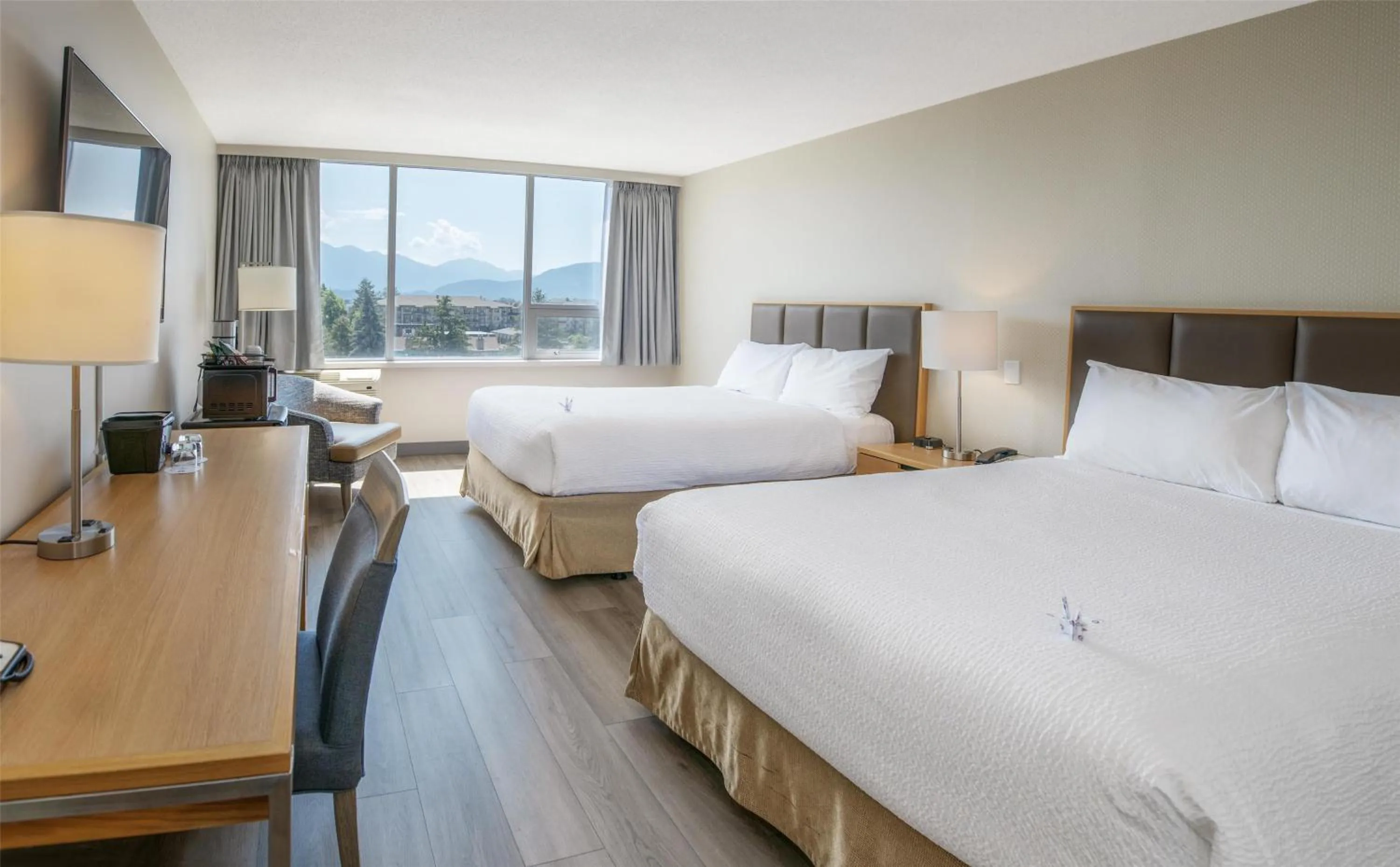 Bedroom, Bed in Coast Chilliwack Hotel by APA