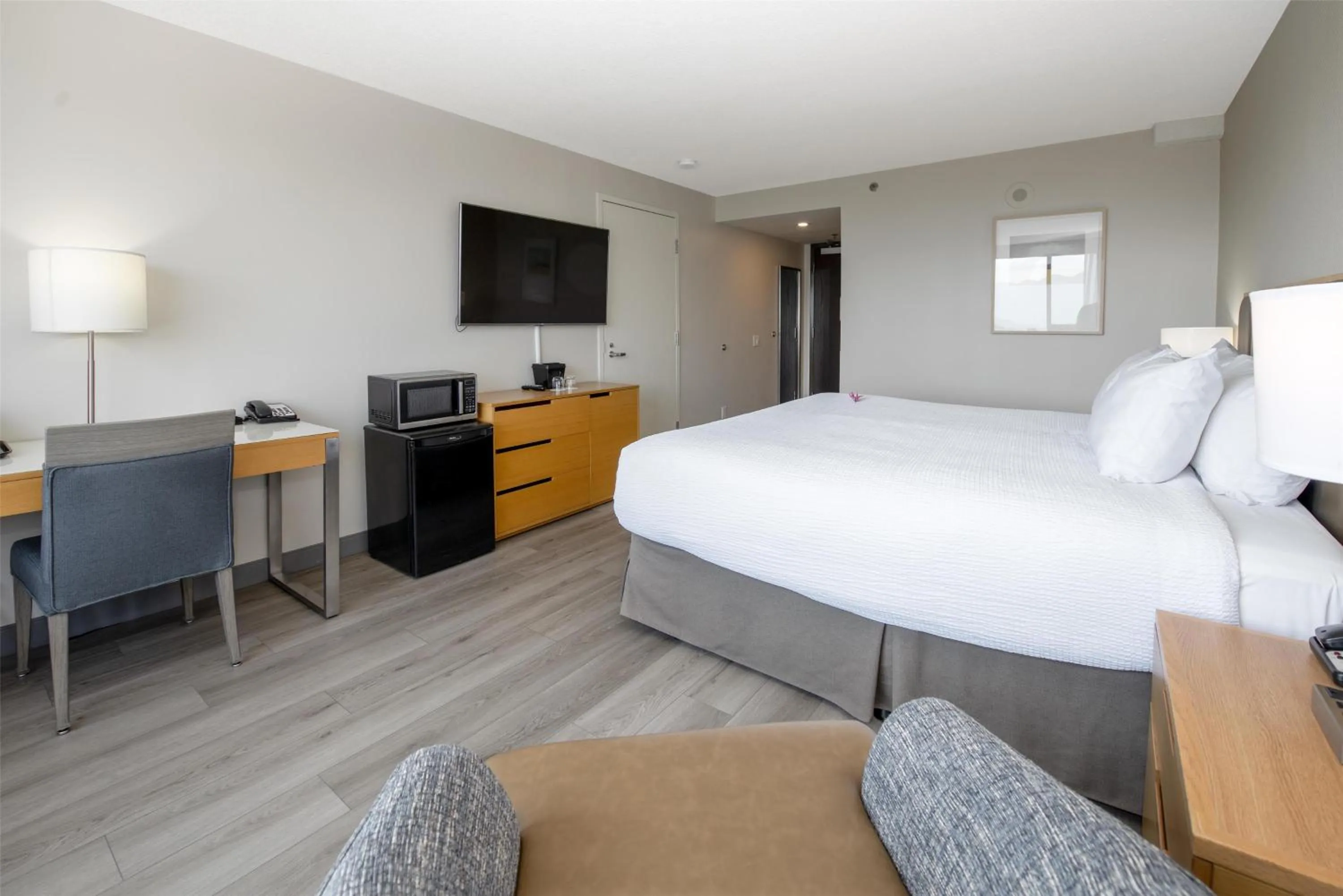 Bedroom, Bed in Coast Chilliwack Hotel by APA