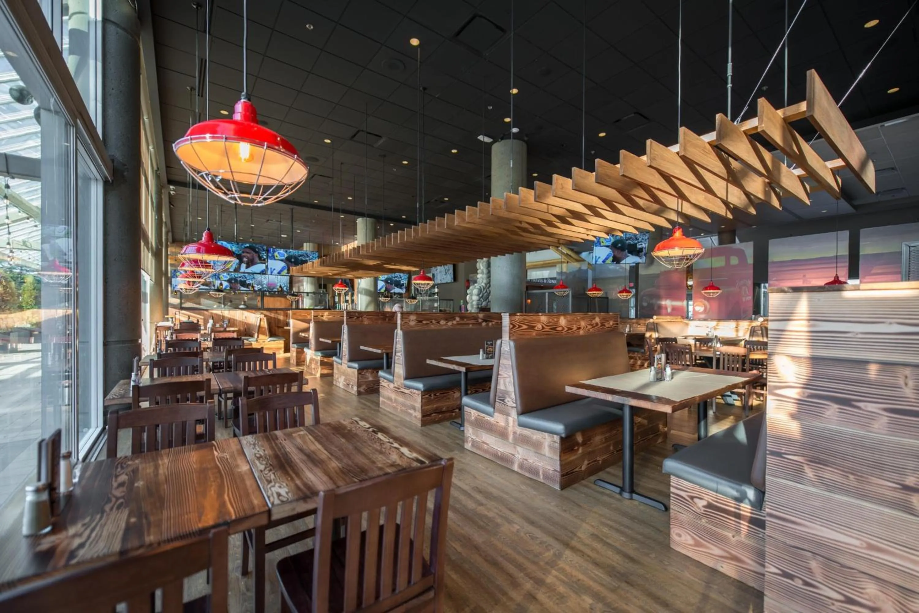 Restaurant/places to eat in Coast Chilliwack Hotel by APA