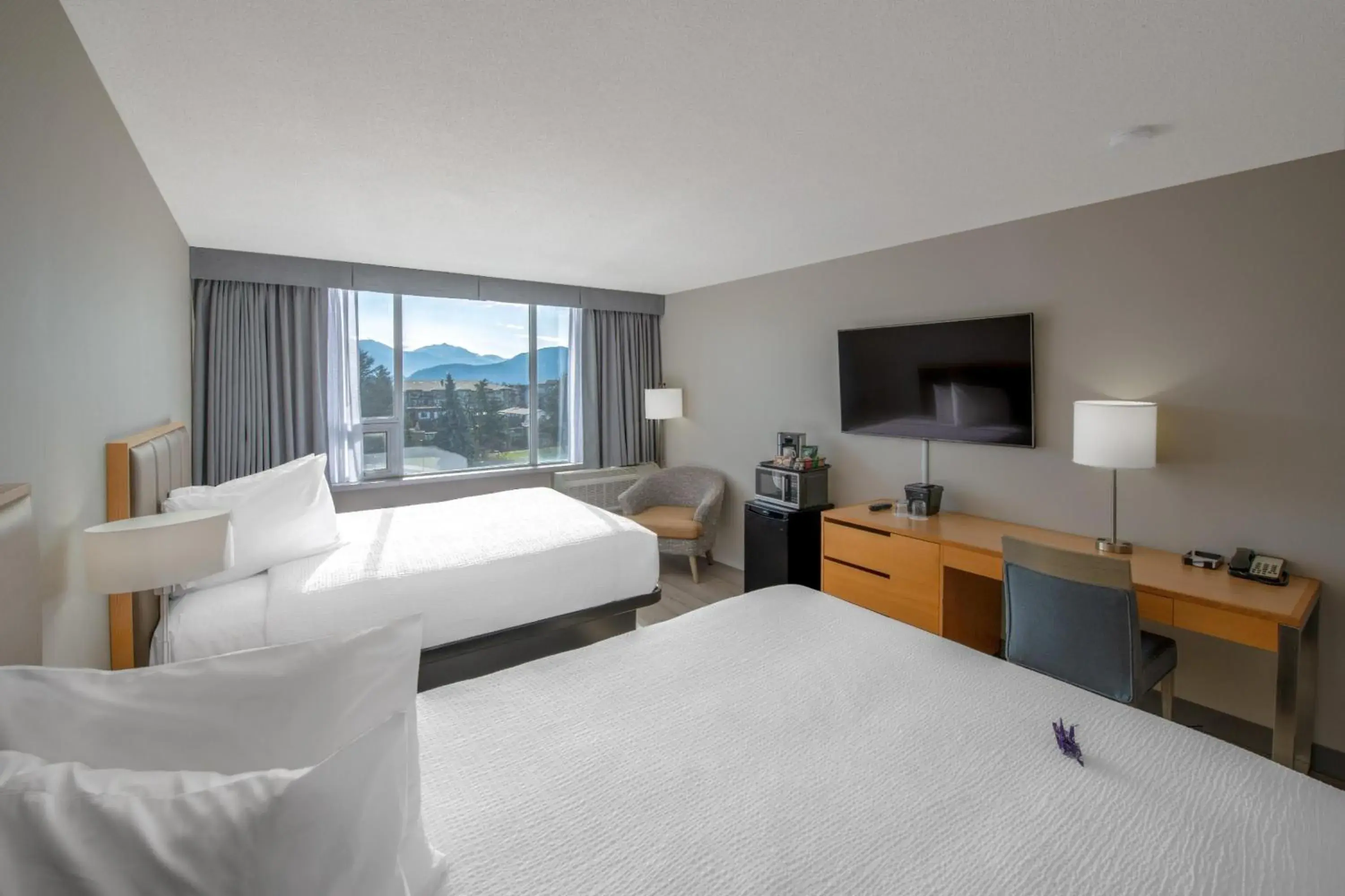 Bedroom, Bed in Coast Chilliwack Hotel by APA Bedroom, Bed in Coast Chilliwack Hotel by APA
