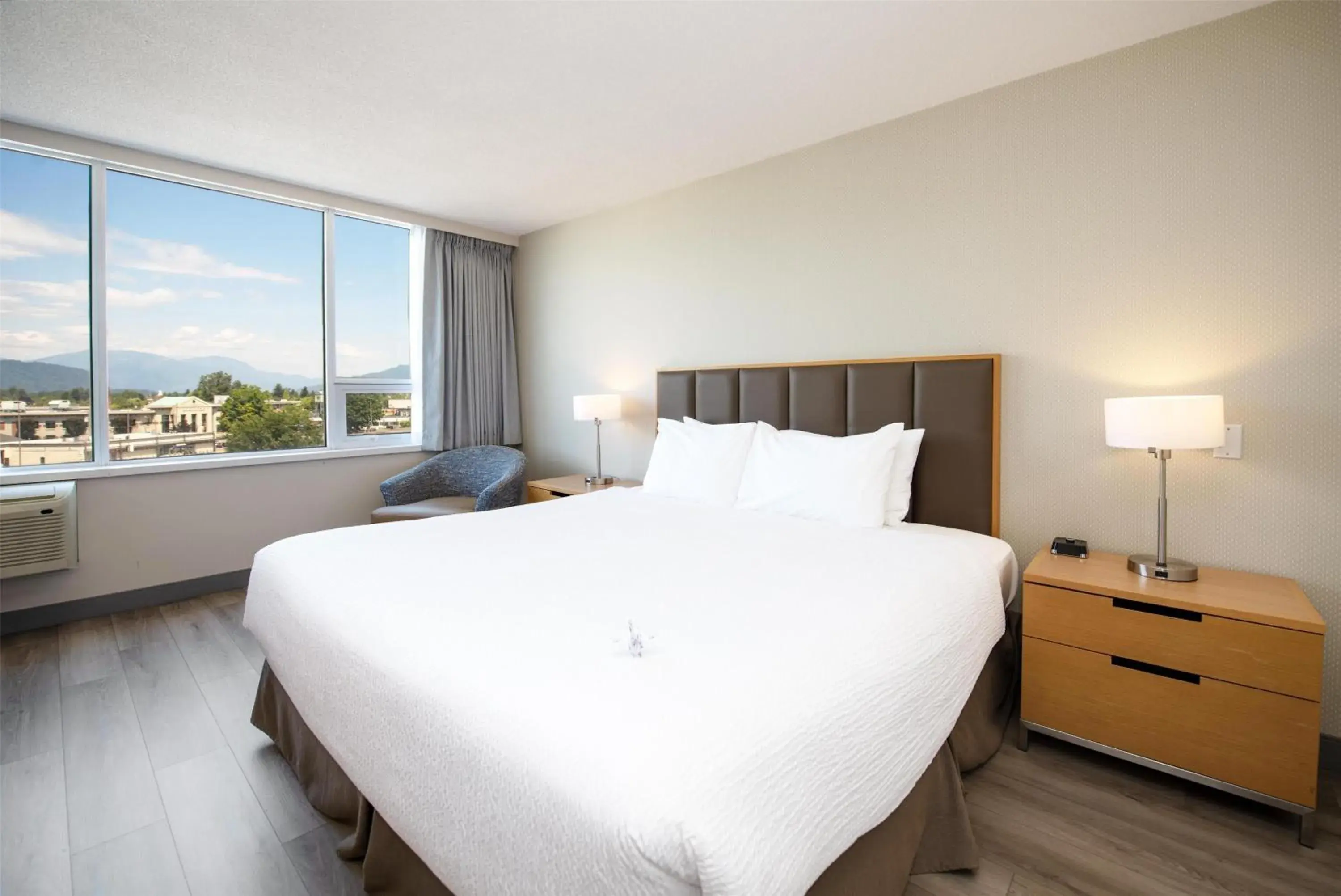 Bedroom, Bed in Coast Chilliwack Hotel by APA Bedroom, Bed in Coast Chilliwack Hotel by APA