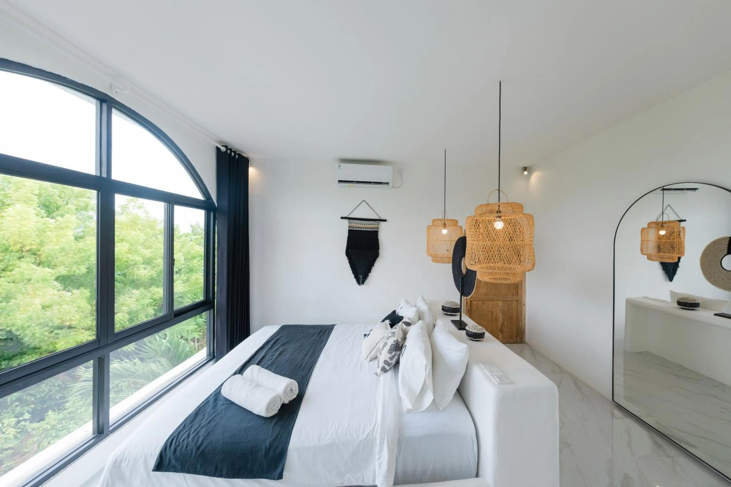 Bed in White Palm Hotel Uluwatu Bali