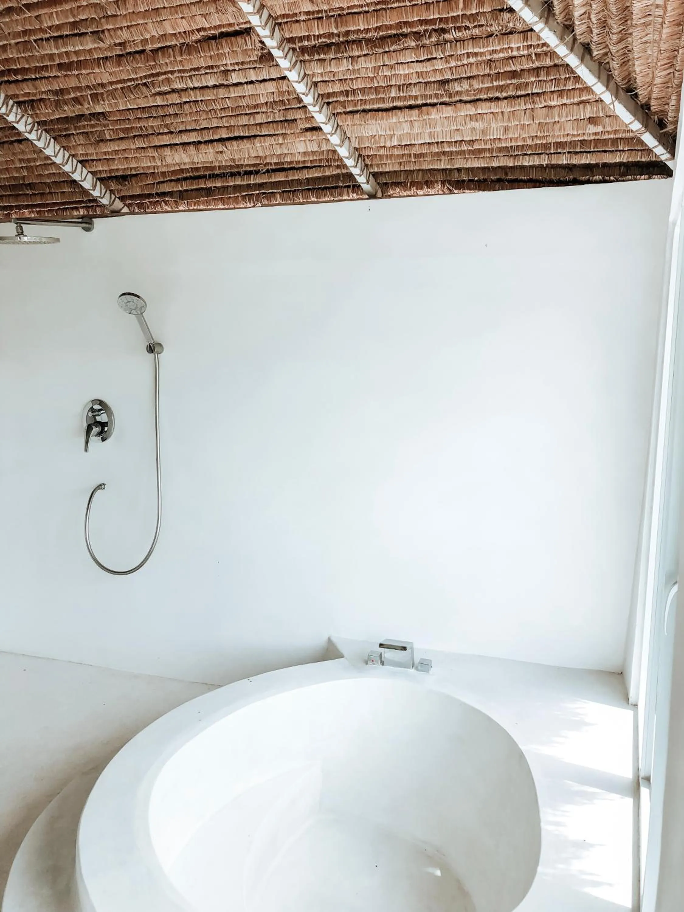 Shower in White Palm Hotel Uluwatu Bali