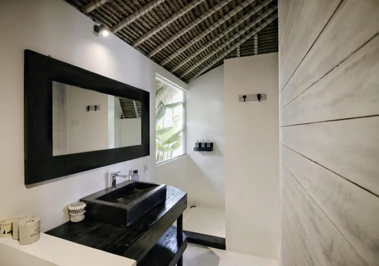 Bathroom in White Palm Hotel Uluwatu Bali