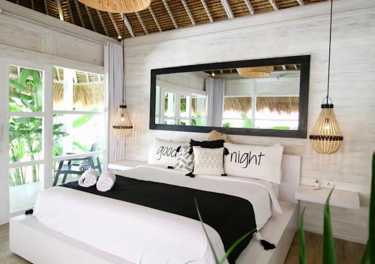Photo of the whole room, Bed in White Palm Hotel Uluwatu Bali