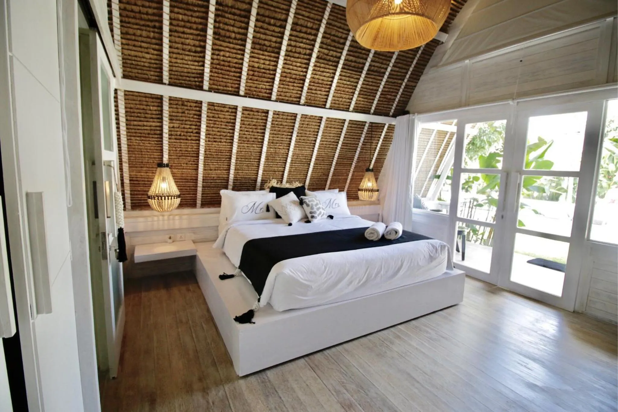 Photo of the whole room, Bed in White Palm Hotel Uluwatu Bali