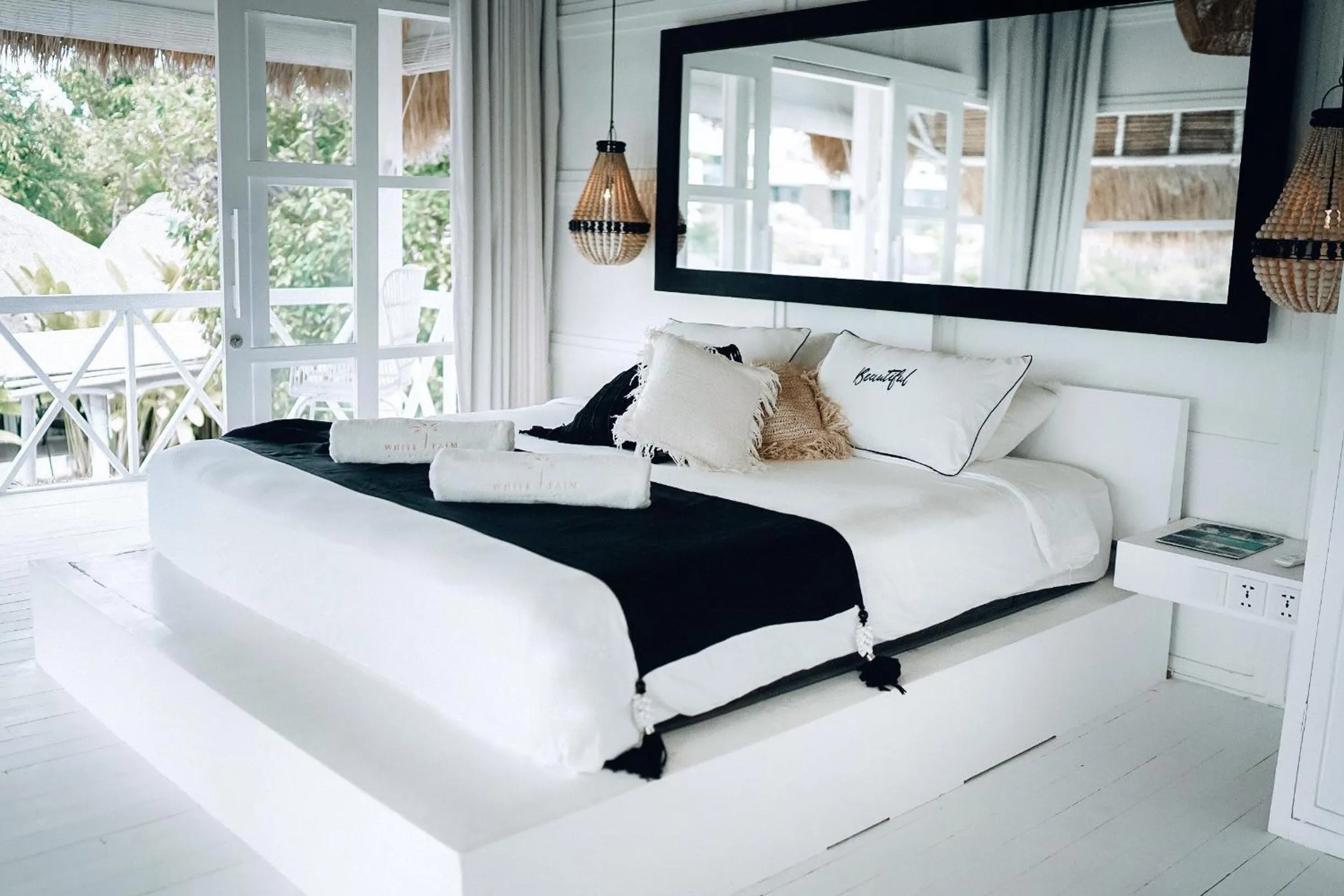 Bed in White Palm Hotel Uluwatu Bali