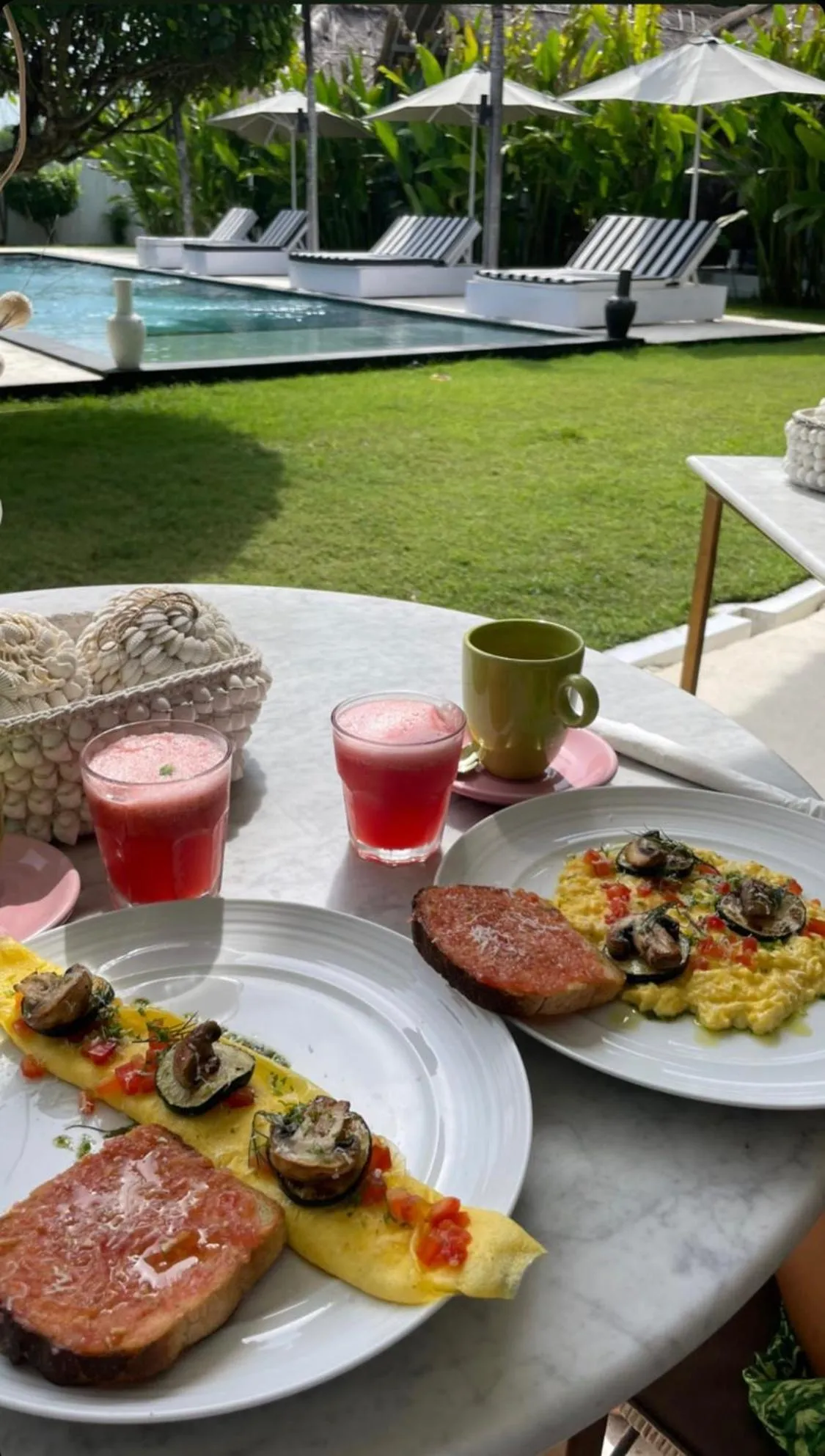 Breakfast in White Palm Hotel Uluwatu Bali