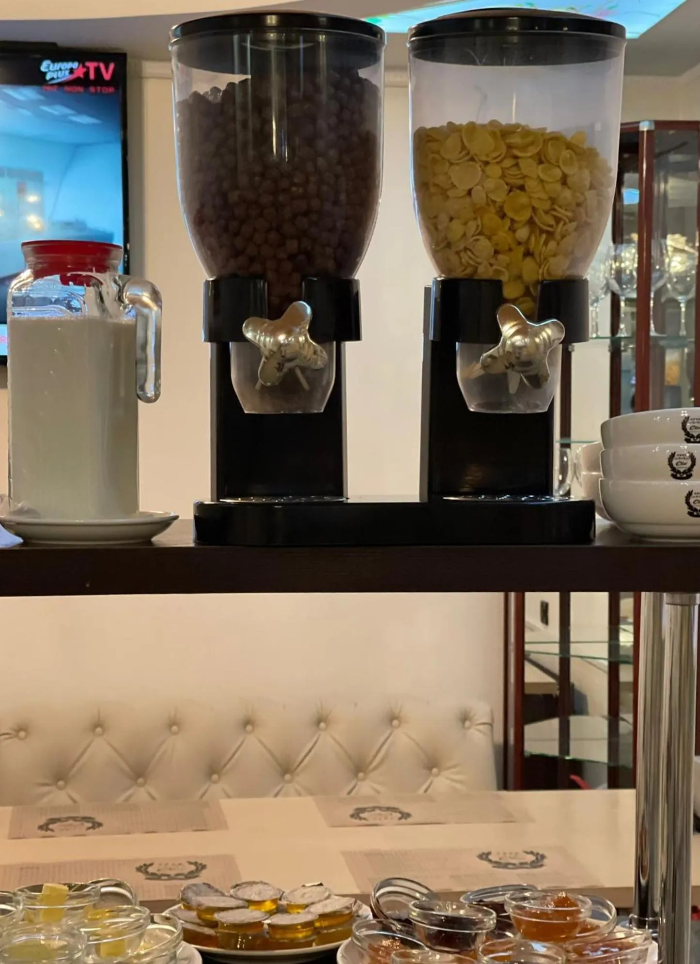 Breakfast in Hotel Olsi