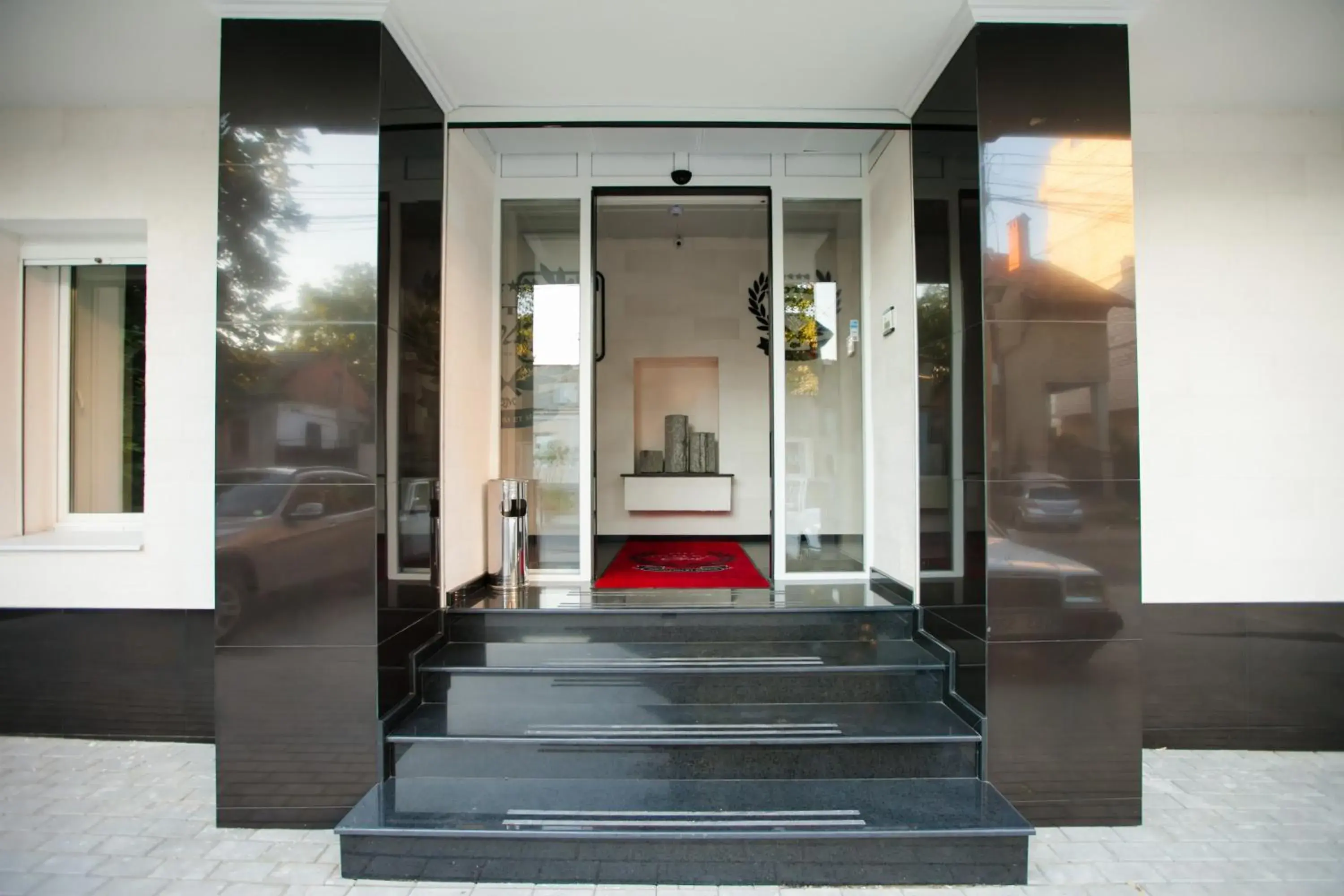 Facade/entrance in Hotel Olsi Facade/entrance in Hotel Olsi