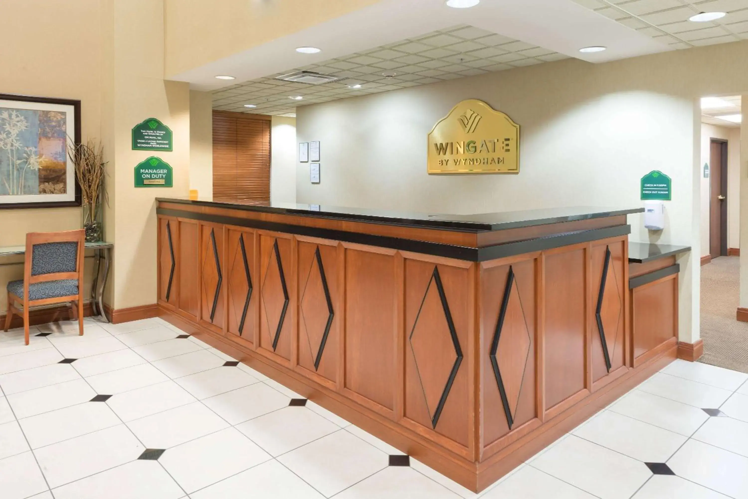 Lobby or reception in Wingate by Wyndham Erlanger - Florence - Cincinnati South Lobby or reception in Wingate by Wyndham Erlanger - Florence - Cincinnati South