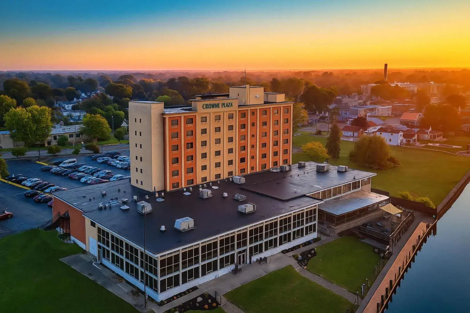 Property building in Crowne Plaza Niagara Falls NY - Riverside by IHG Property building in Crowne Plaza Niagara Falls NY - Riverside by IHG