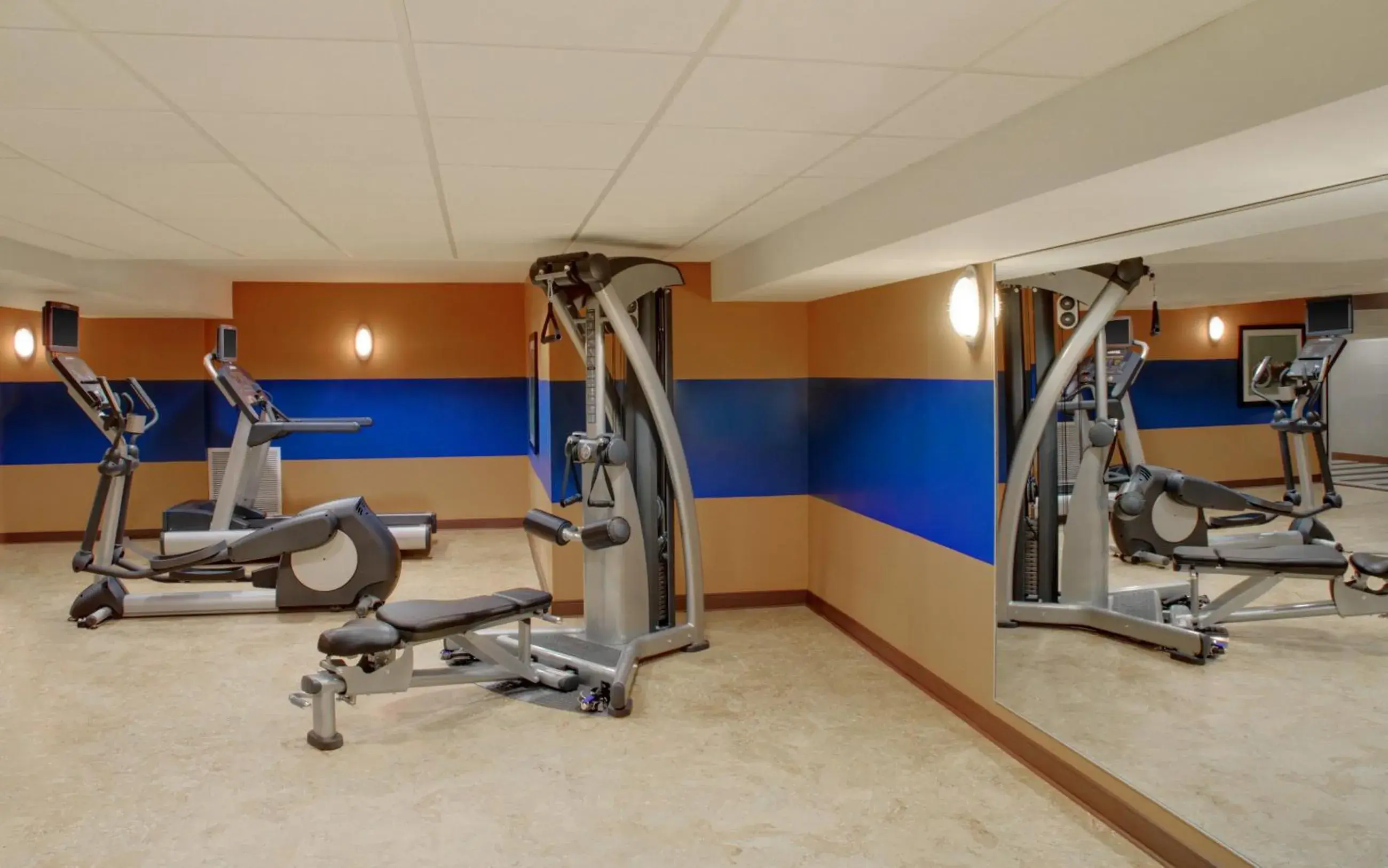 Fitness centre/facilities in Niagara Riverside Resort; BW Premier Collection Fitness centre/facilities in Niagara Riverside Resort; BW Premier Collection