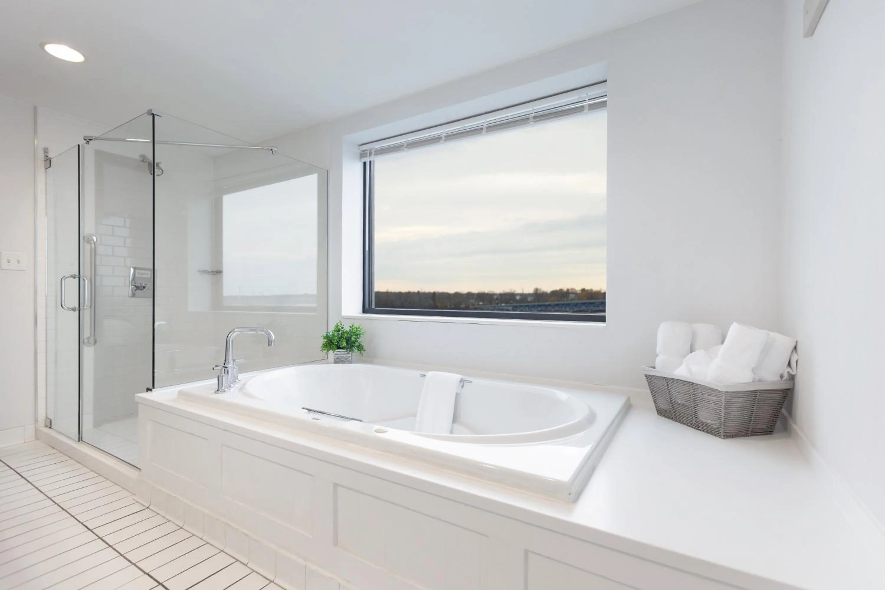 Bathroom in Niagara Riverside Resort; BW Premier Collection