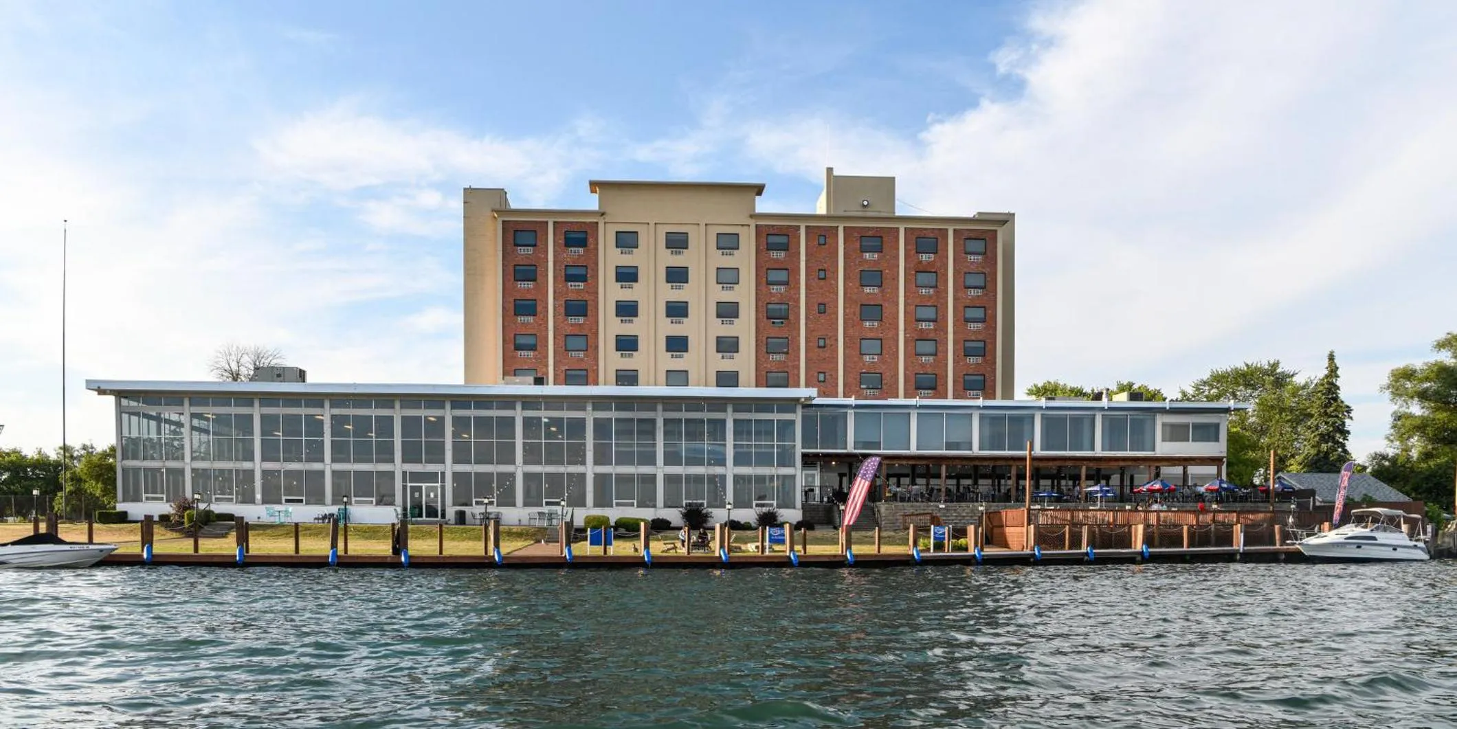 Property building in Crowne Plaza Niagara Falls NY - Riverside by IHG