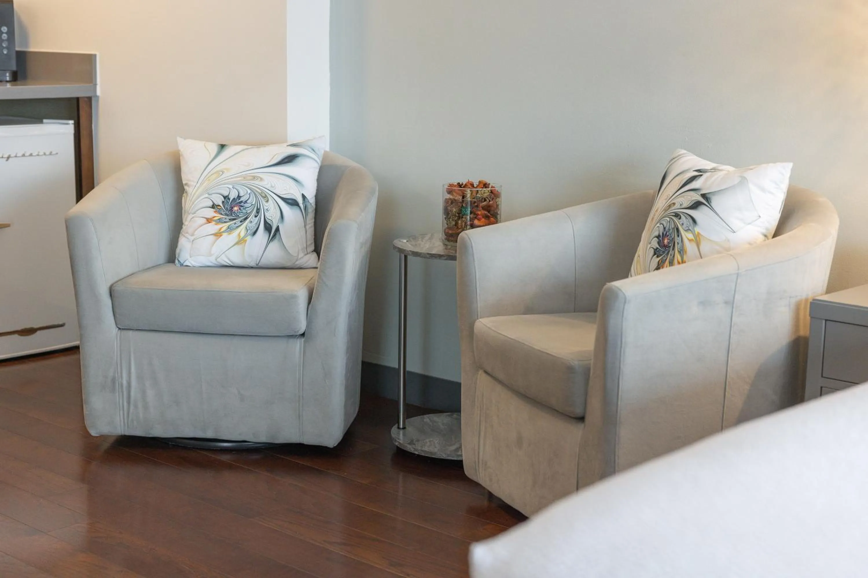 Photo of the whole room in Niagara Riverside Resort; BW Premier Collection