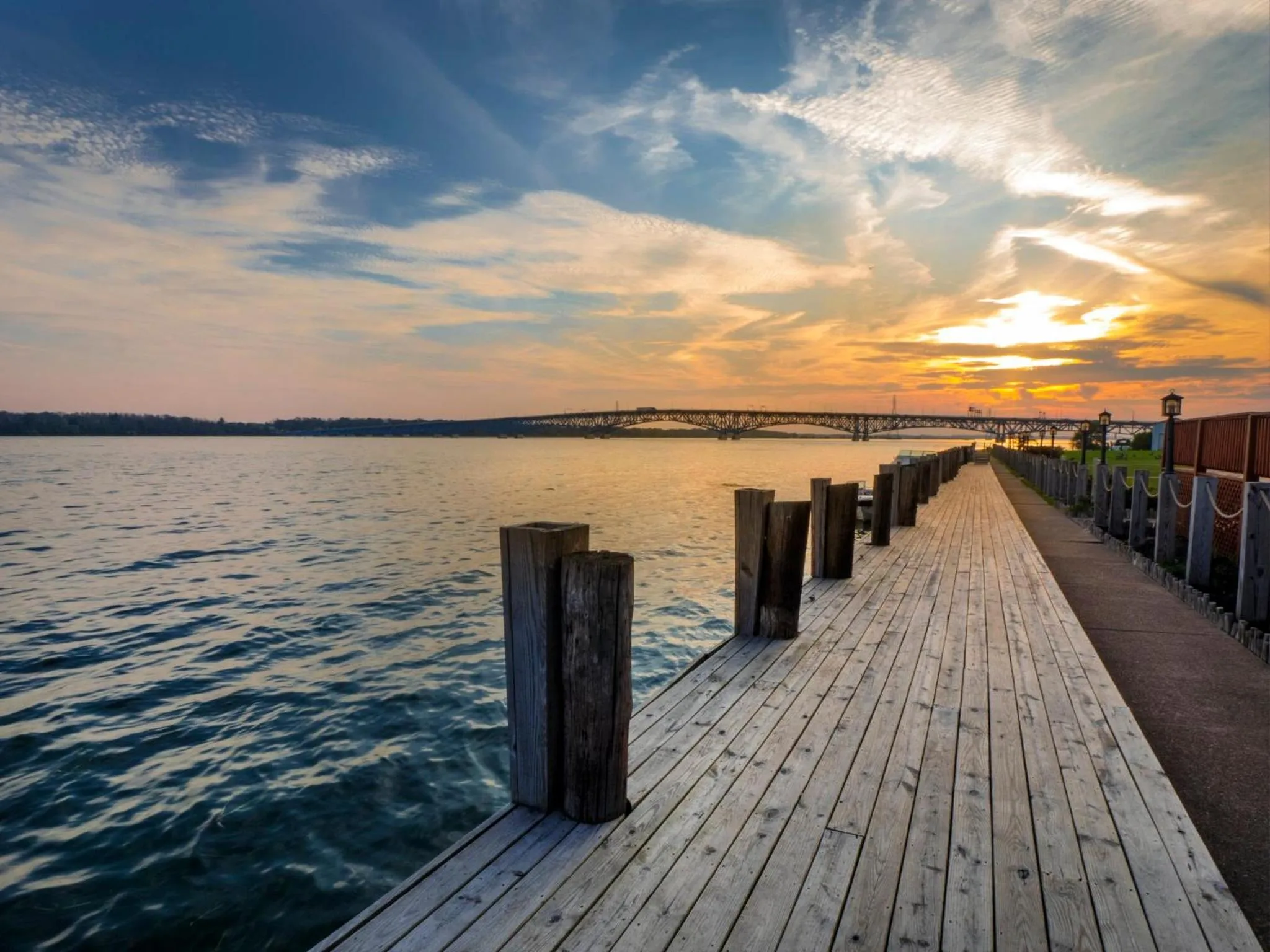 Lobby or reception in Niagara Riverside Resort; BW Premier Collection