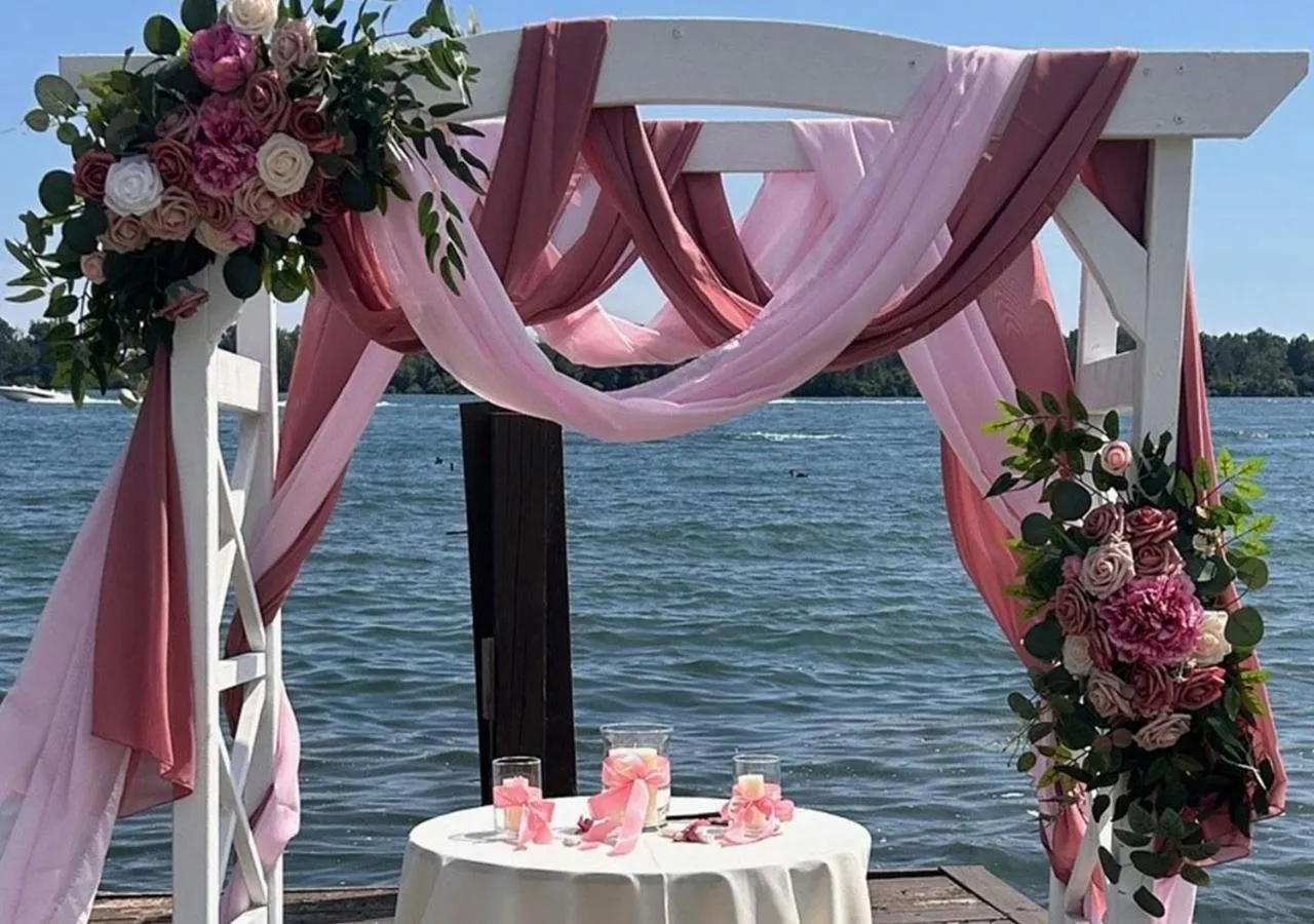 wedding in Niagara Riverside Resort; BW Premier Collection