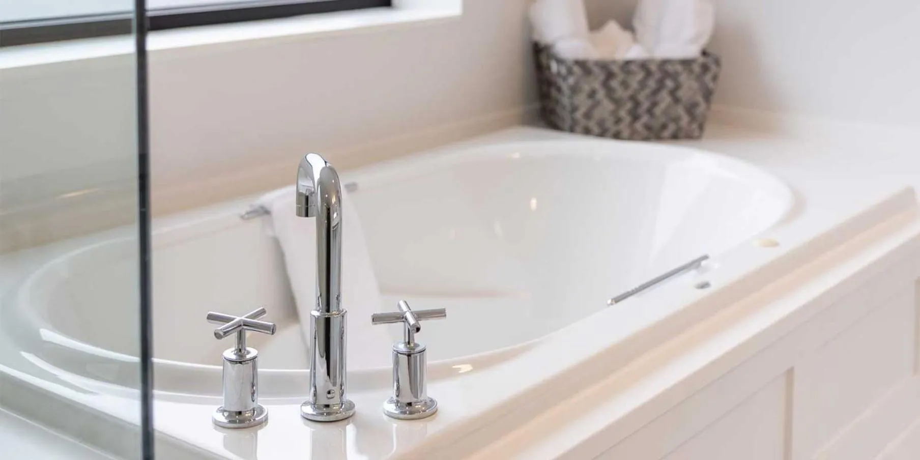 Bathroom in Niagara Riverside Resort; BW Premier Collection