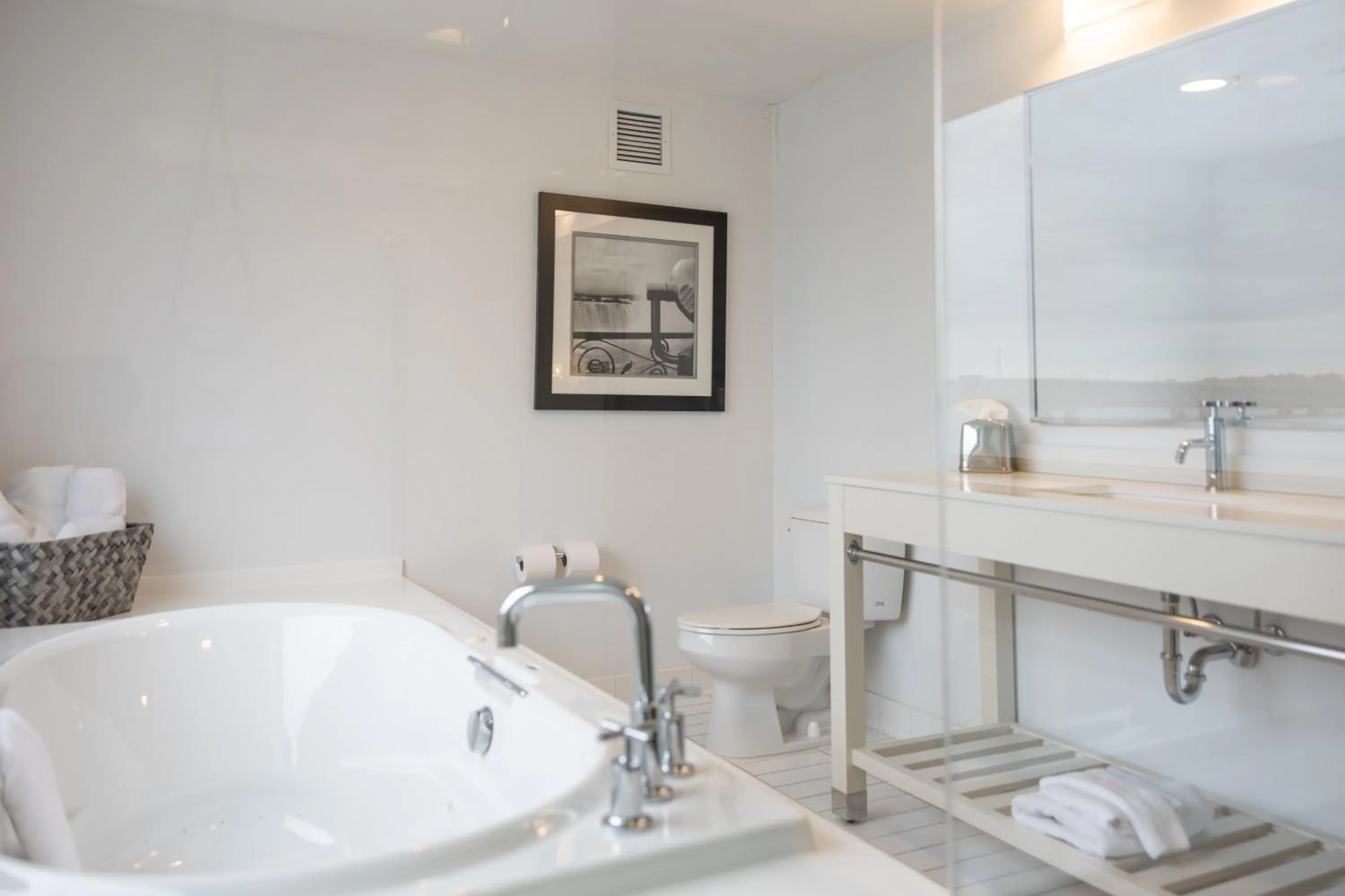 Bathroom in Niagara Riverside Resort; BW Premier Collection