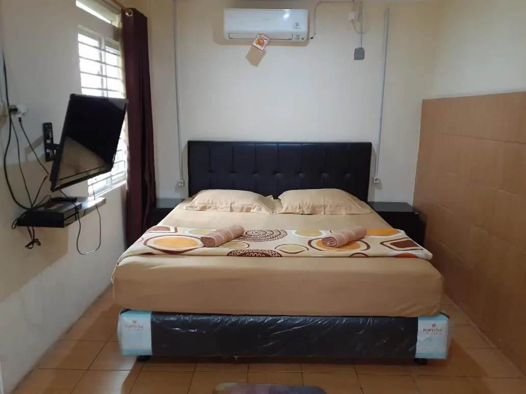 Bedroom, Bed in GIO Guesthouse Bogor