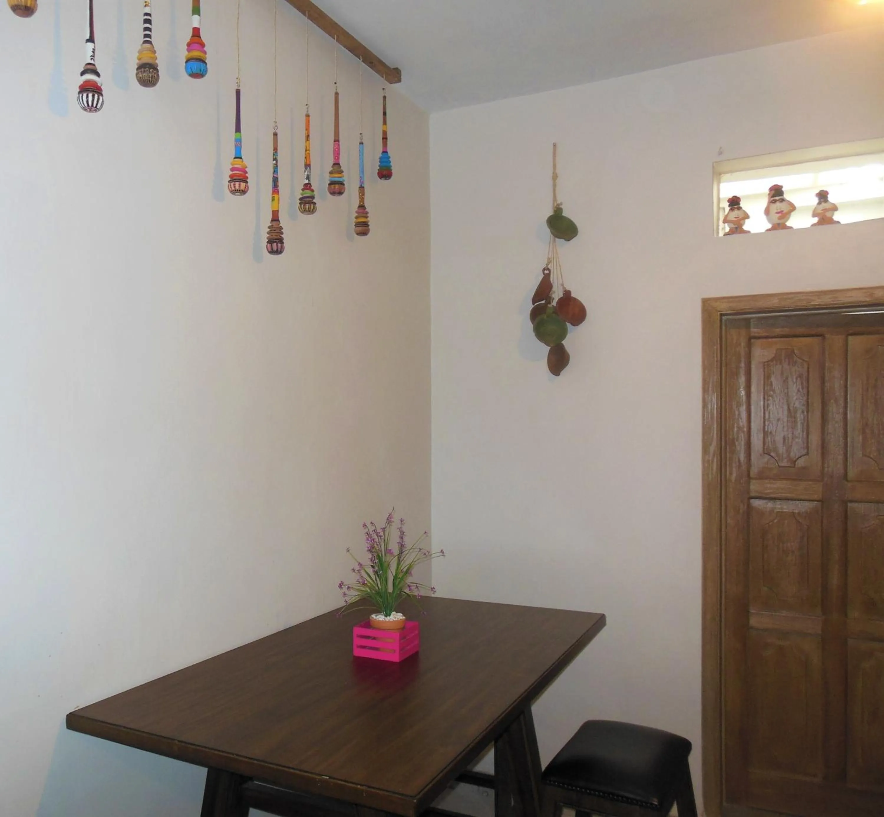 Communal kitchen in Casa El Ombligo de la Luna