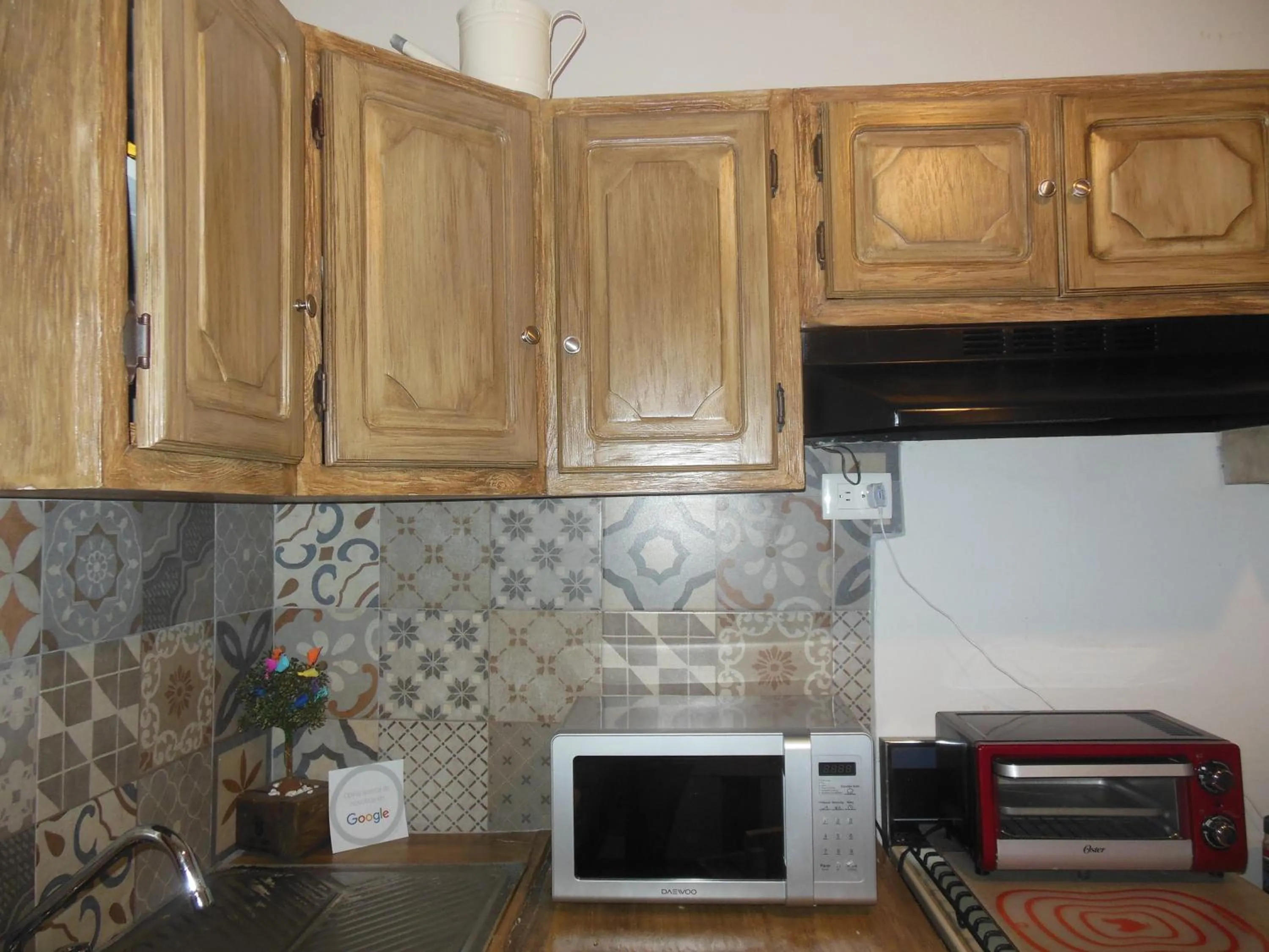 Communal kitchen in Casa El Ombligo de la Luna
