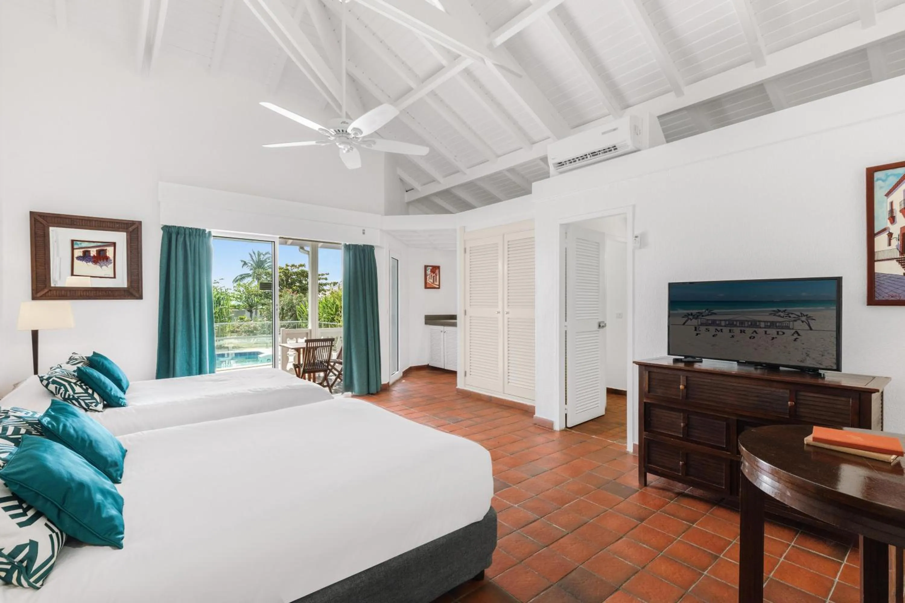 Bed in Esmeralda Resort - Orient Bay