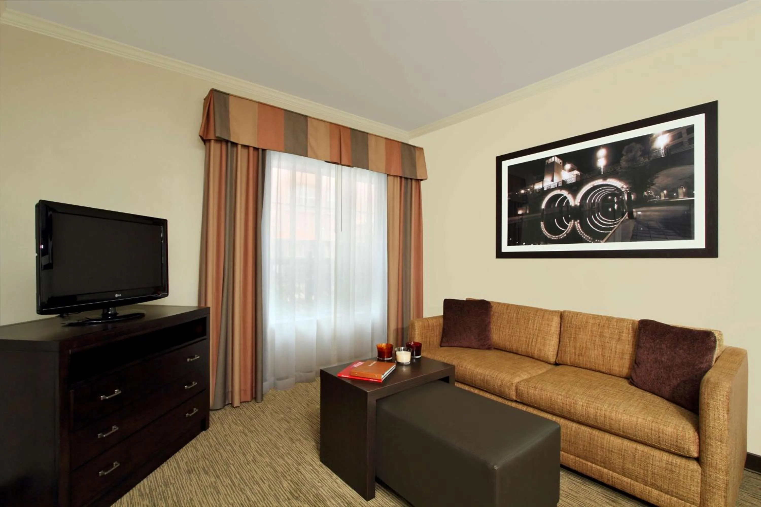 Living room in Homewood Suites by Hilton Houston-Woodlands-Shenandoah