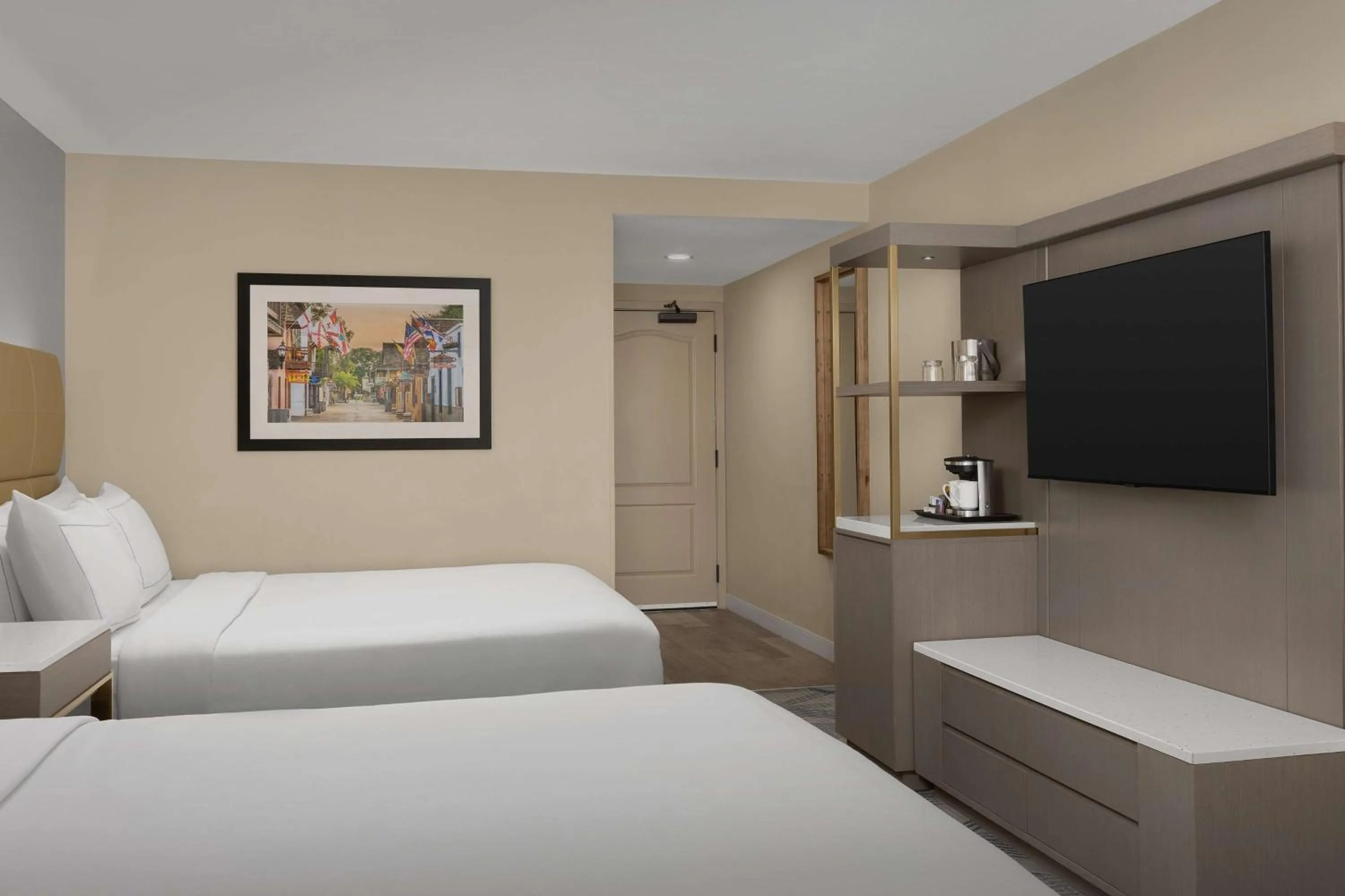 Bed in DoubleTree by Hilton St. Augustine Historic District