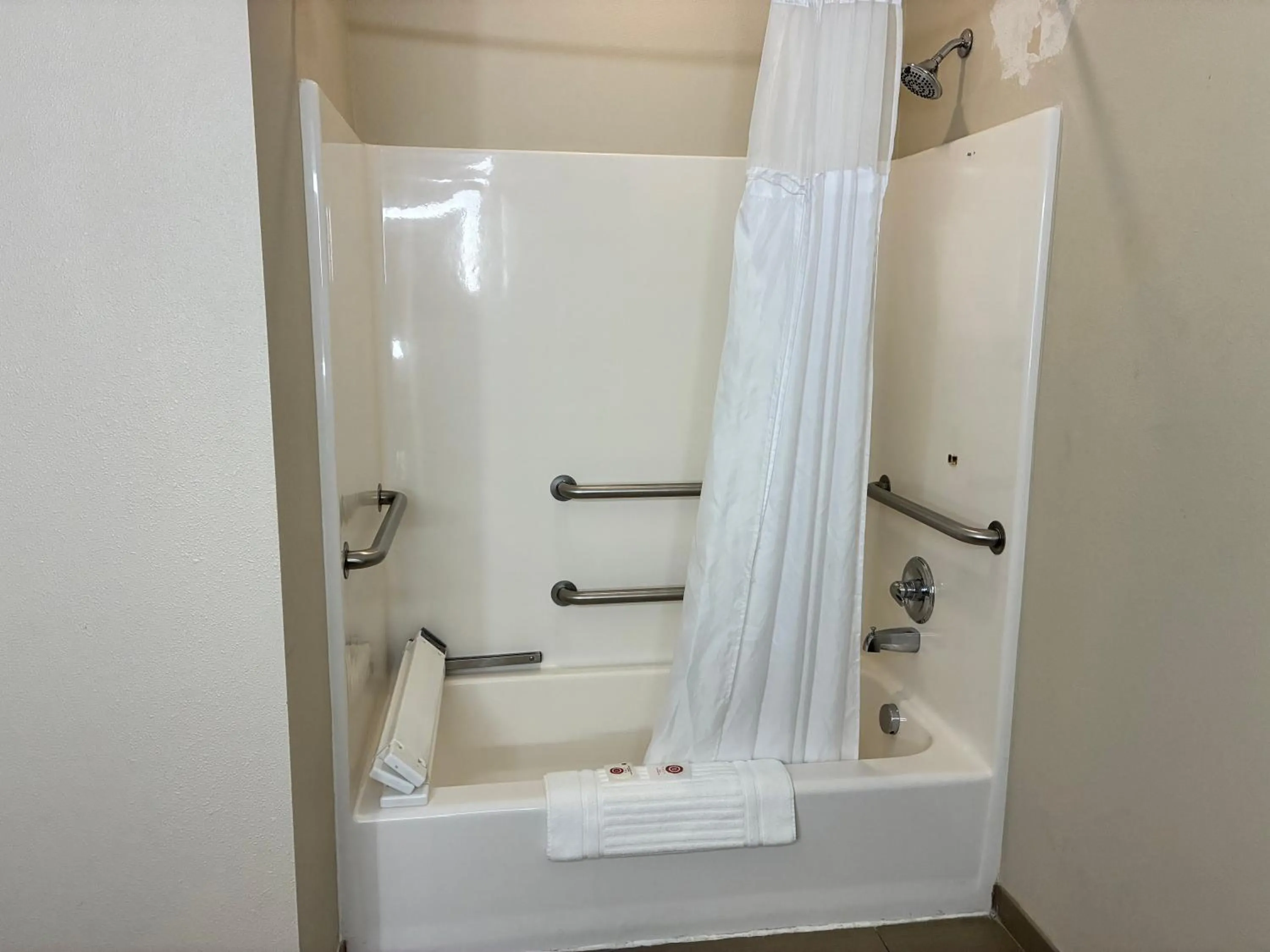 Shower in Comfort Inn & Suites Sterling