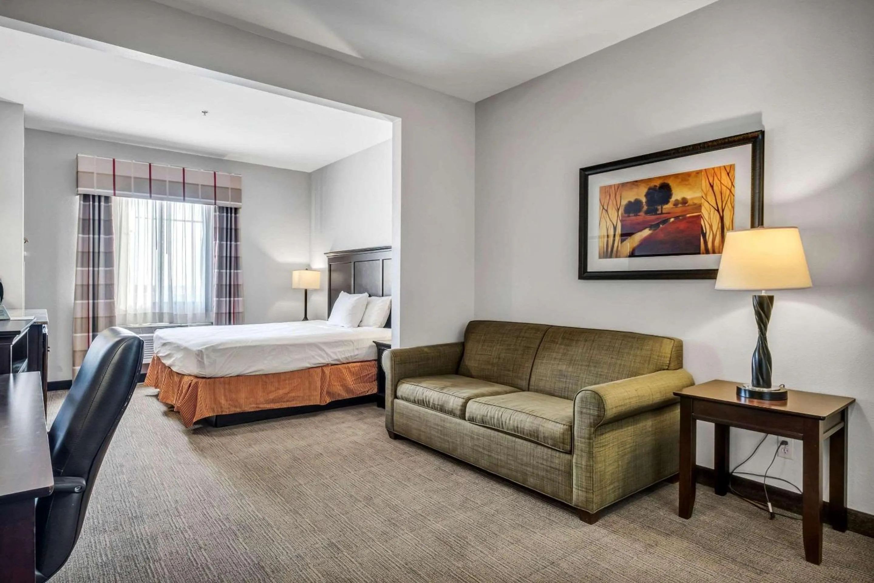 Bedroom, Bed in Country Inn & Suites by Radisson, Oklahoma City at Northwest Expressway, OK