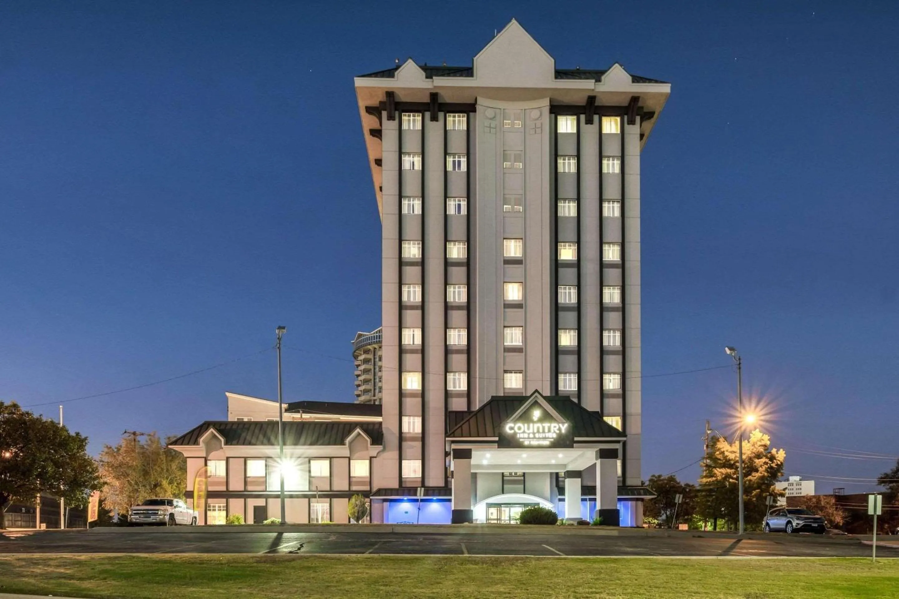 Property building in Country Inn & Suites by Radisson, Oklahoma City at Northwest Expressway, OK