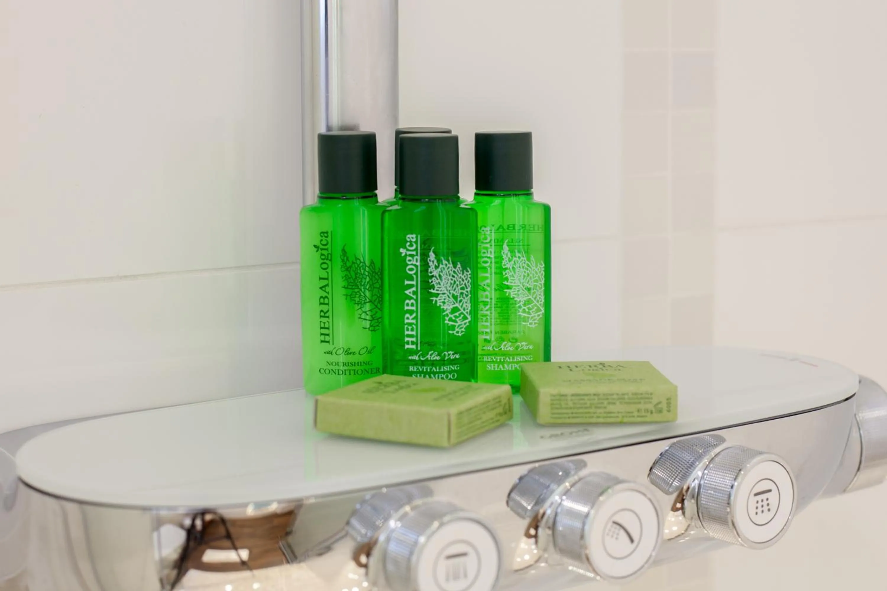 Shower in Hugo Hotel