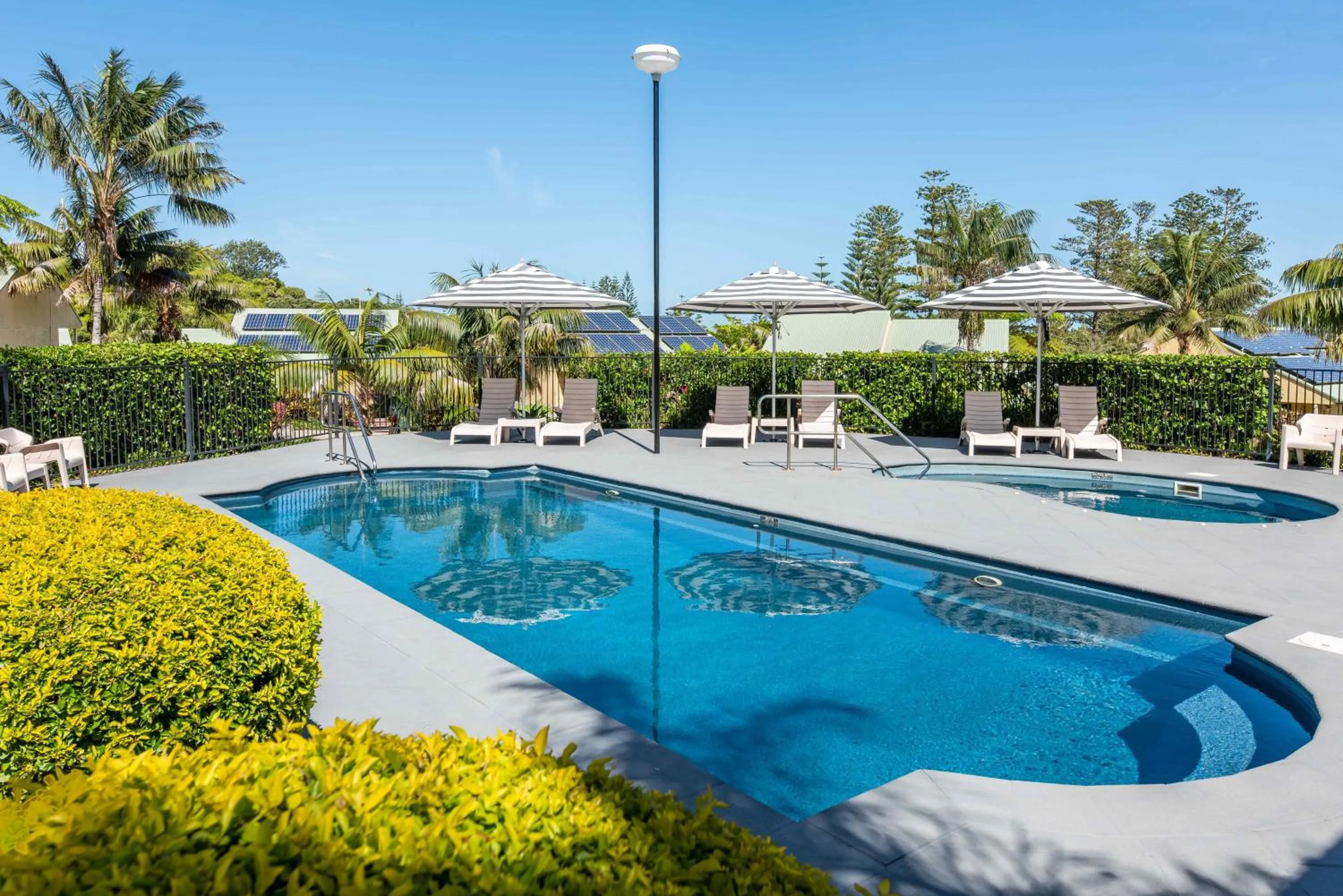 Swimming pool in Governors Lodge