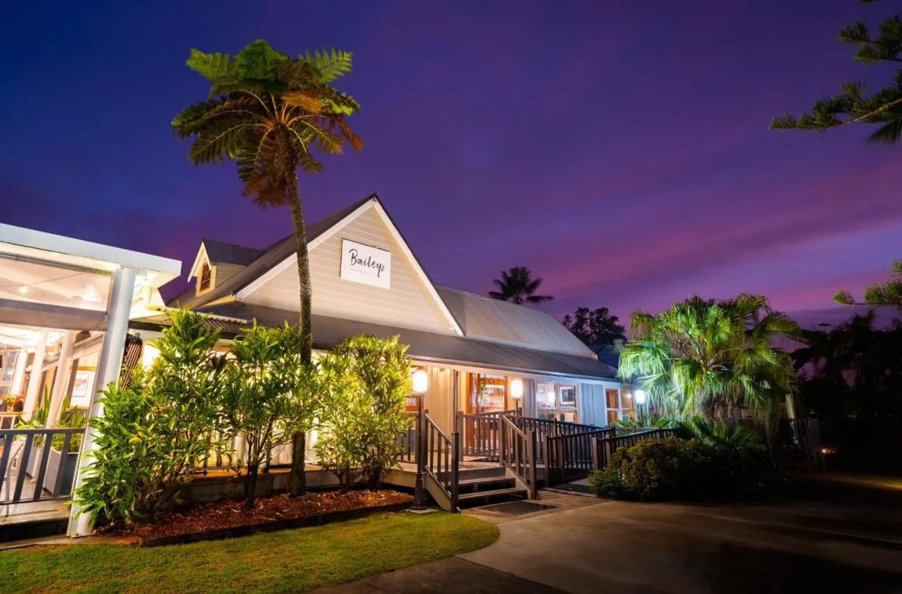 Restaurant/places to eat in Governors Lodge