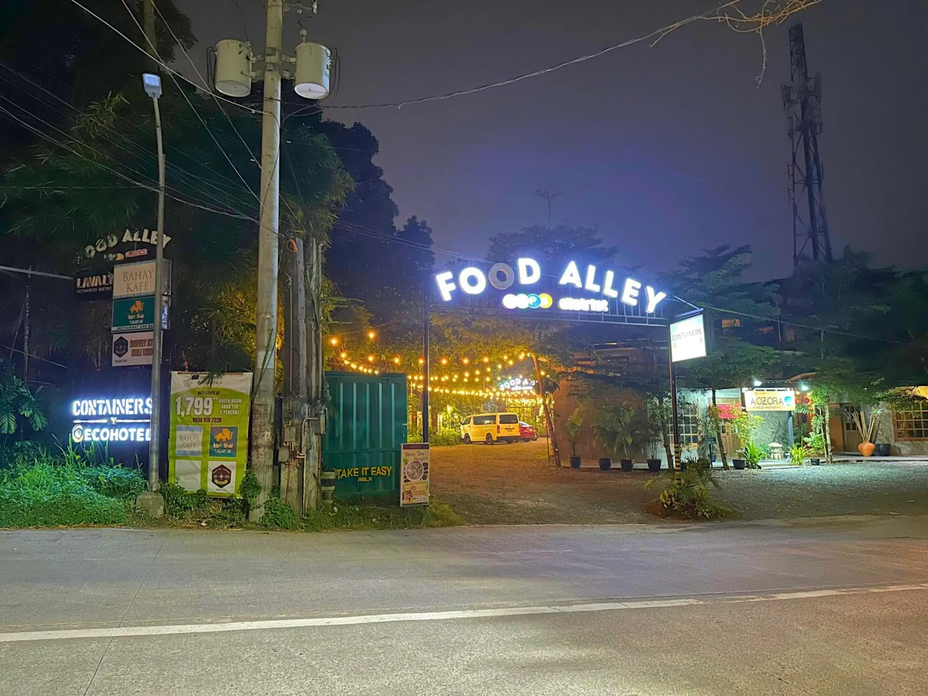 Property building in Containers by Eco Hotels Property building in Containers by Eco Hotels