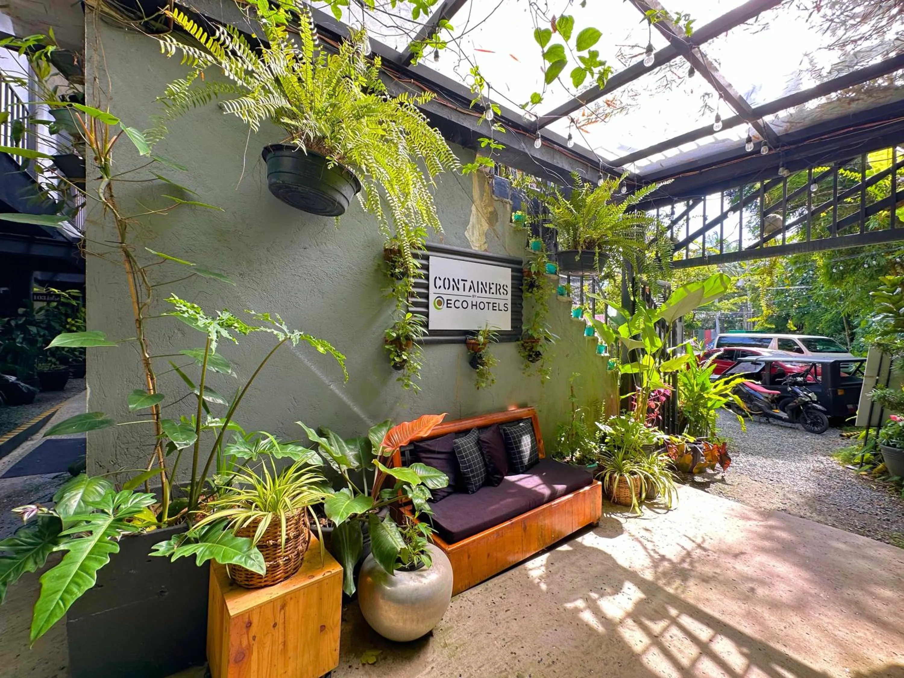 Area and facilities in Containers by Eco Hotels