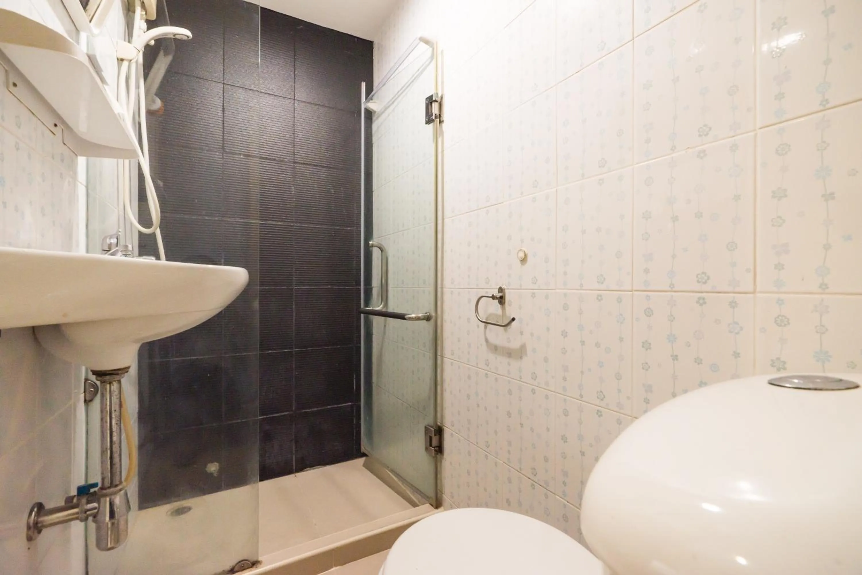 Bathroom in The Corner Ratchada