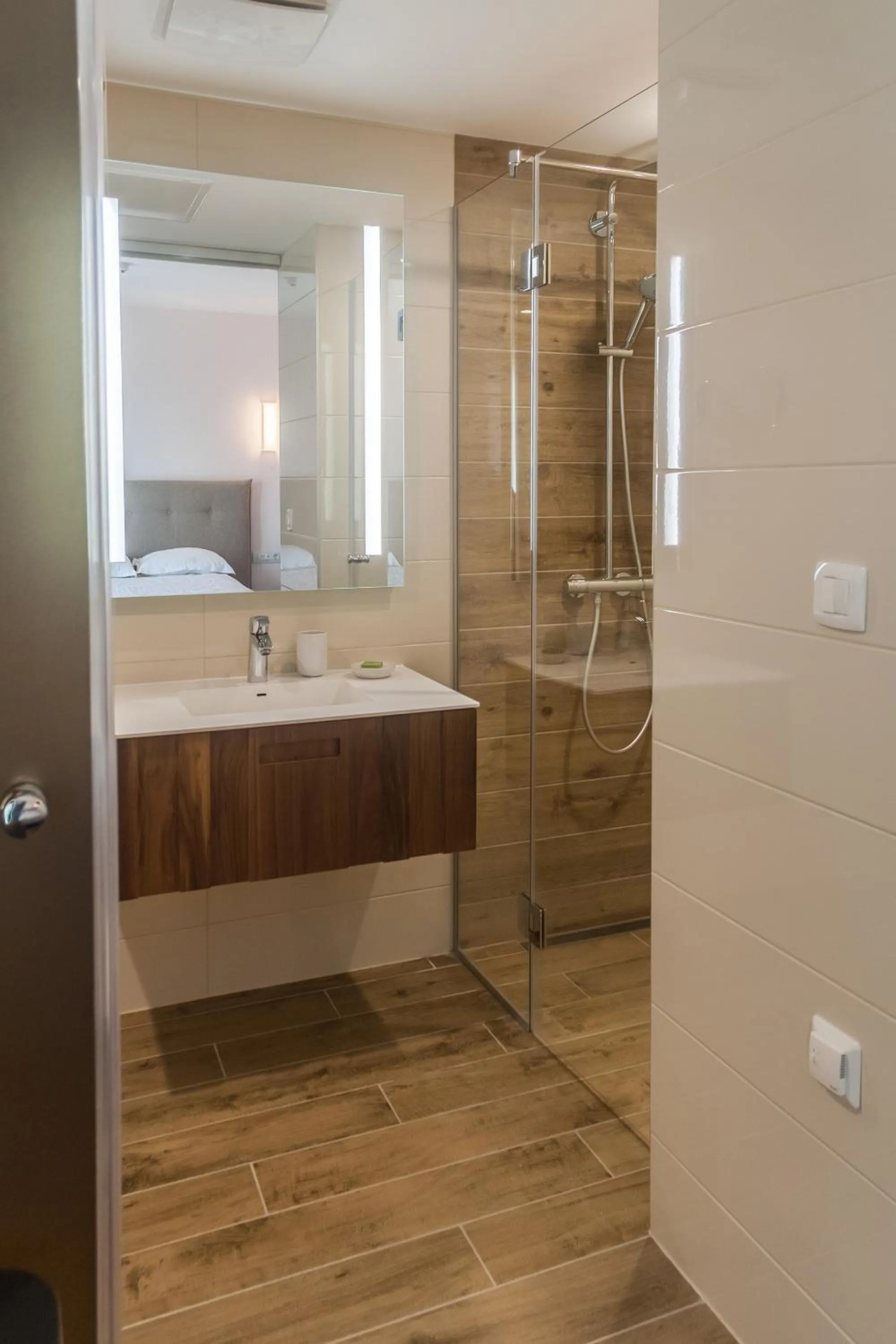 Bathroom in Amiral Hotel