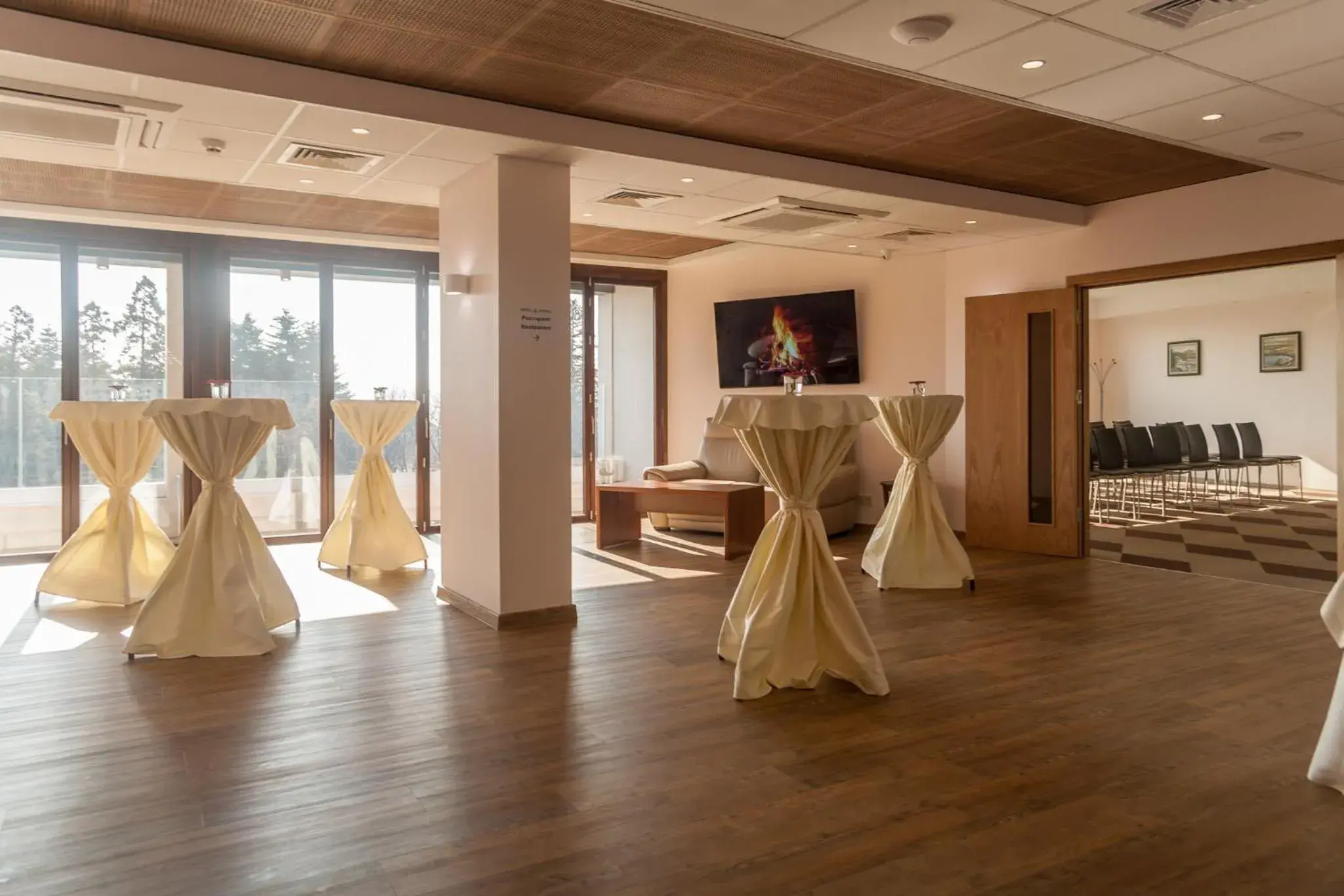 Lounge or bar in Amiral Hotel Lounge or bar in Amiral Hotel