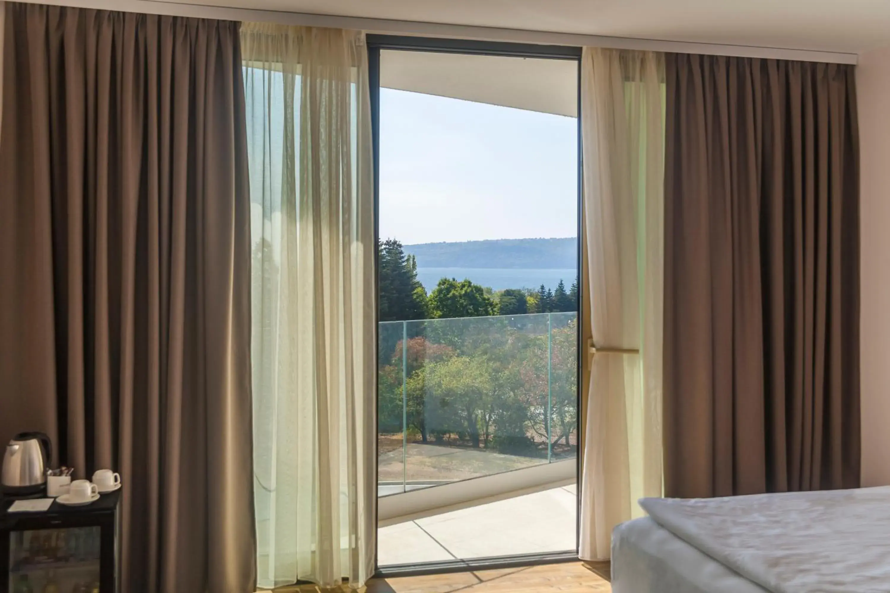 Balcony/Terrace, Bed in Amiral Hotel Balcony/Terrace, Bed in Amiral Hotel