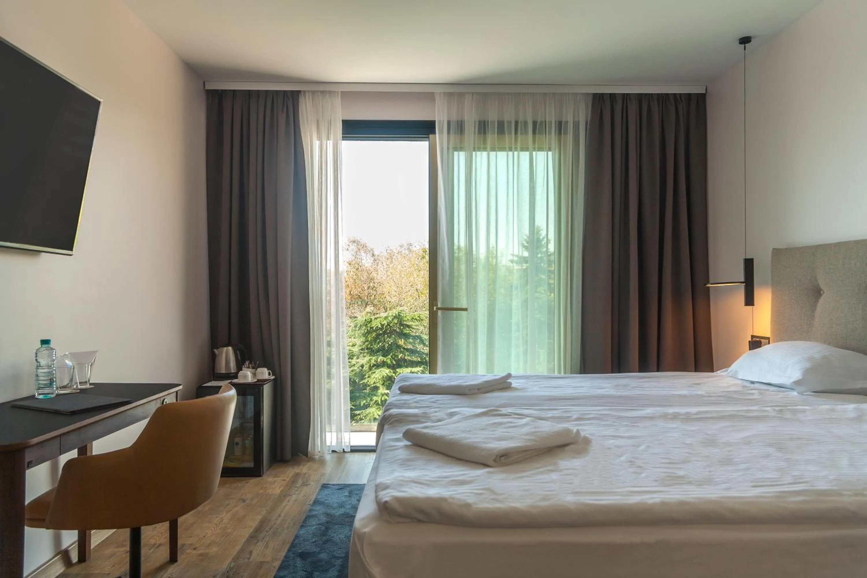 Photo of the whole room, Bed in Amiral Hotel