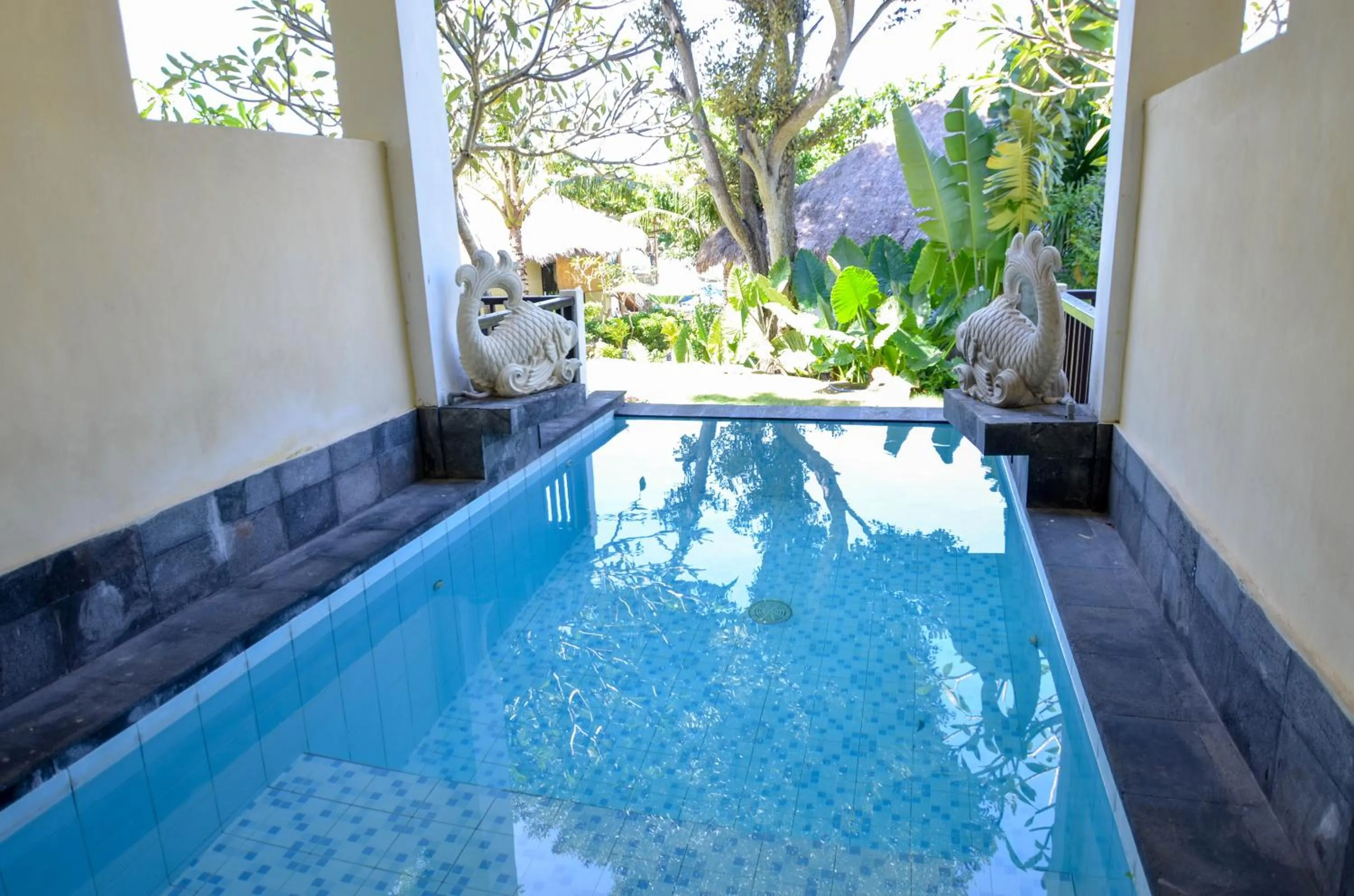 Swimming pool in Tamarind Beach Bungalow