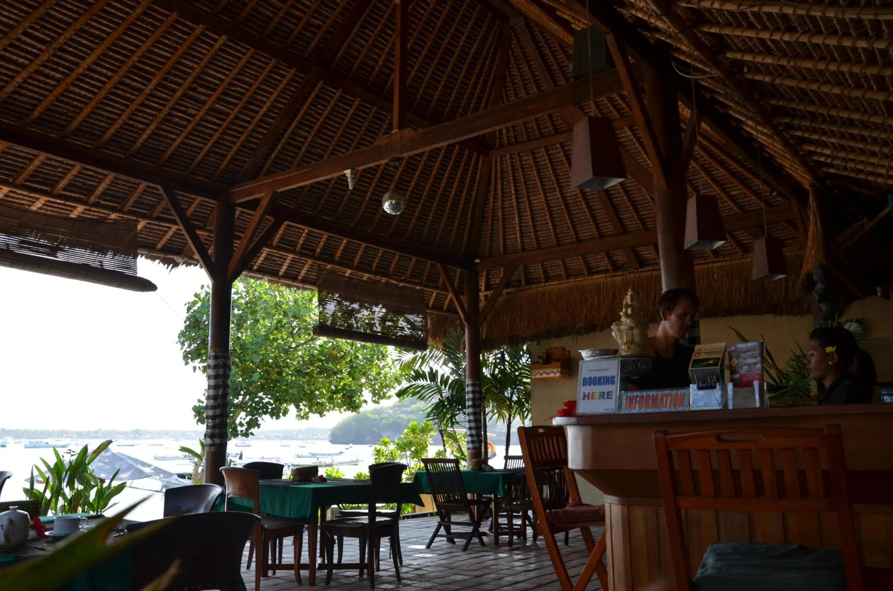 Restaurant/places to eat in Tamarind Beach Bungalow